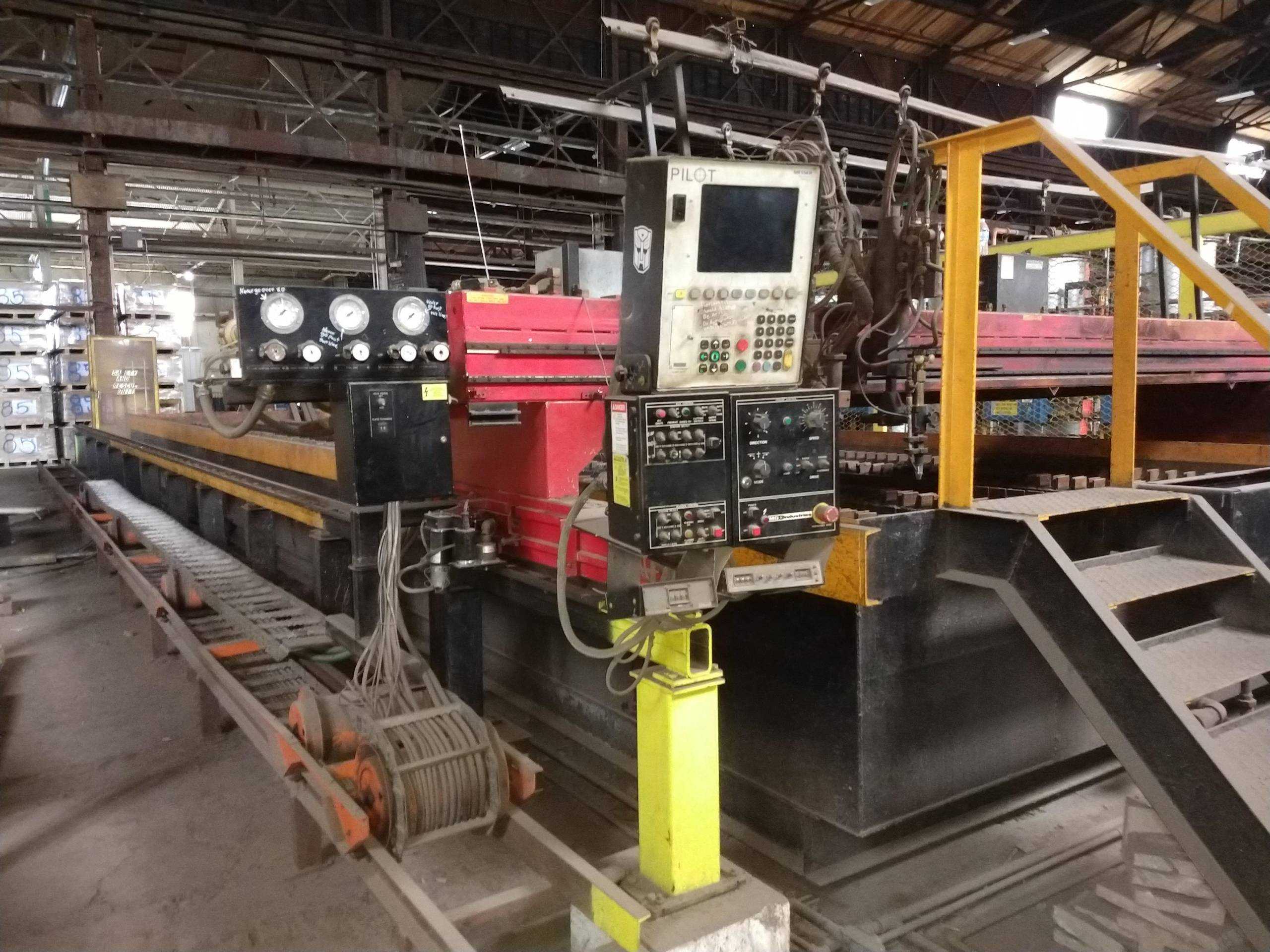 2000 MESSER GEMINI-12 SHAPE CUTTER BURN TABLE - PLASMA CUTTING MACHINE