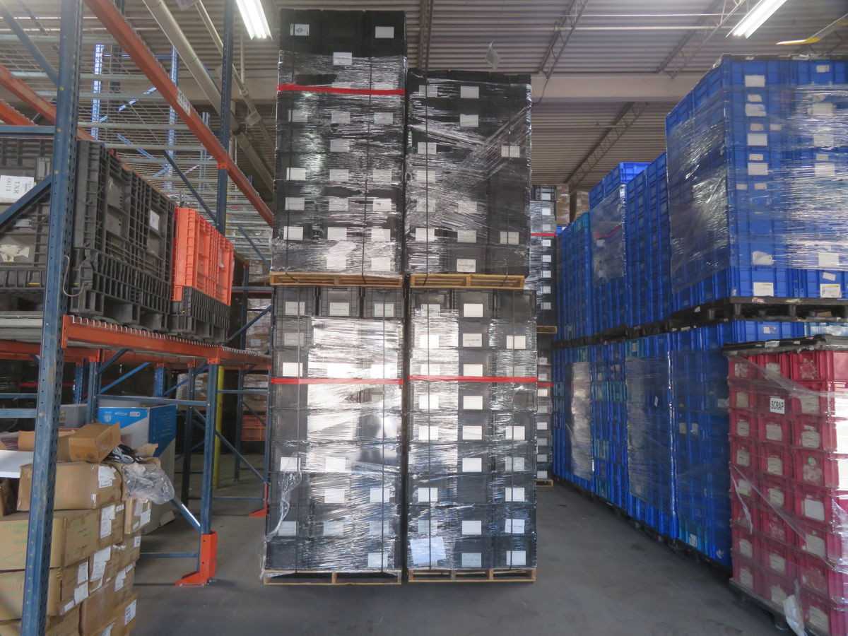 LOT OF 920 SCHAEFER NF241511 STRAIGHT WALL CONTAINERS - GREAT SHAPE FULL TRAILER - STORAGE BINS