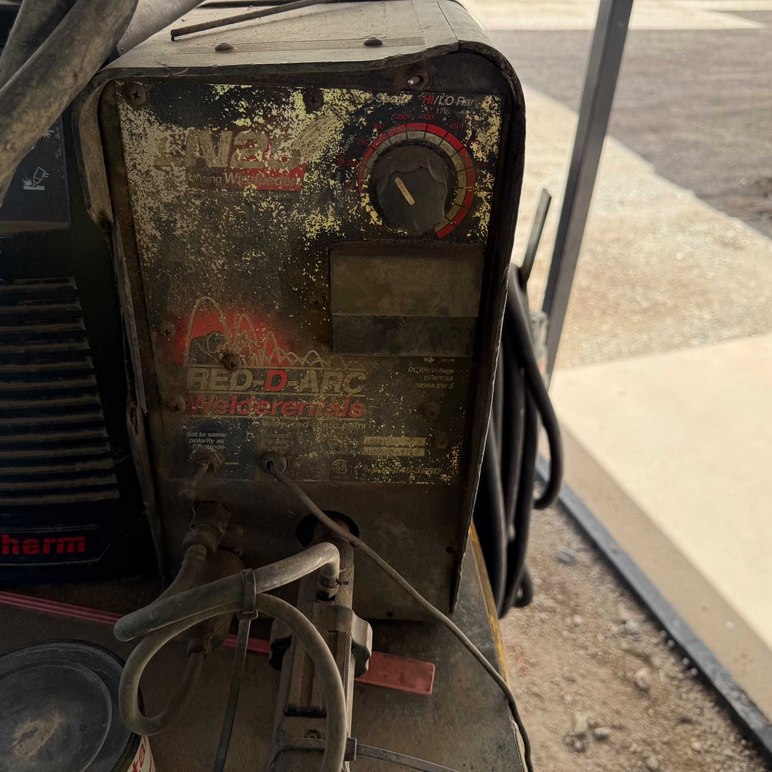 RED-D-ARC LN25 WIRE FEEDER - WIRE FEEDERS