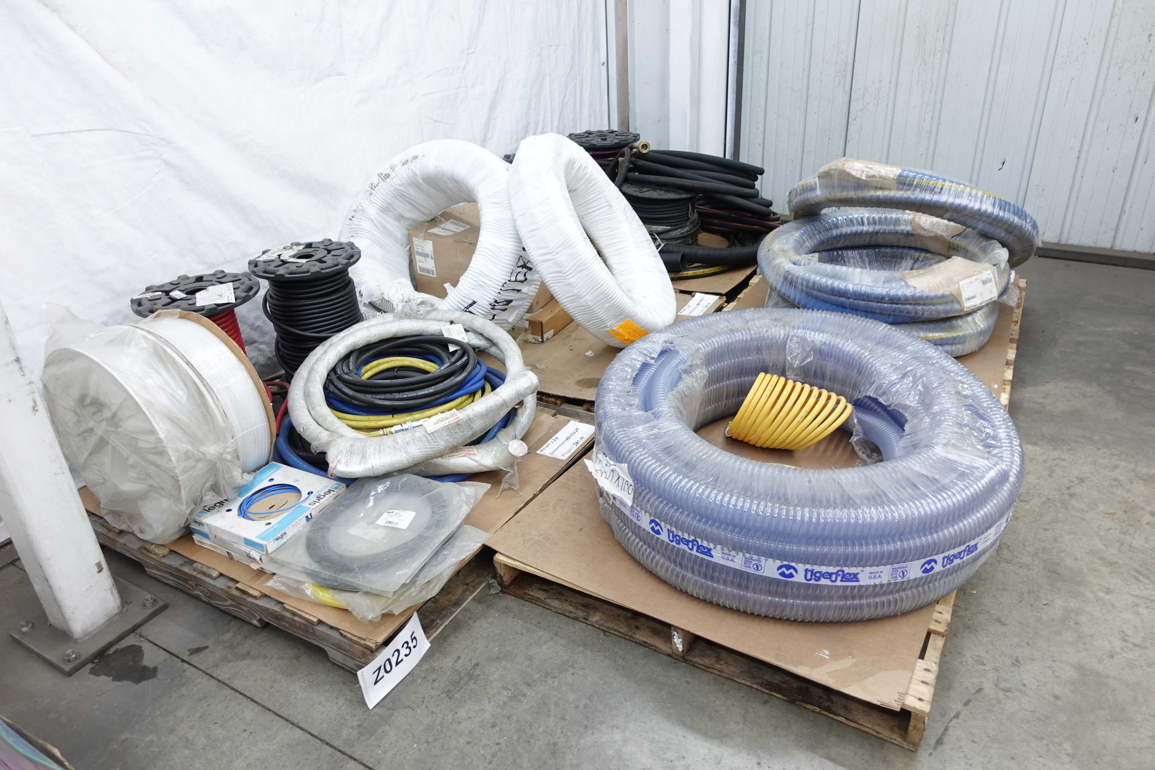 BULK QTY OF ASSORTED HOSES, HOSE ASSEMBLIES, AND TUBING - HYDRAULIC HOSE