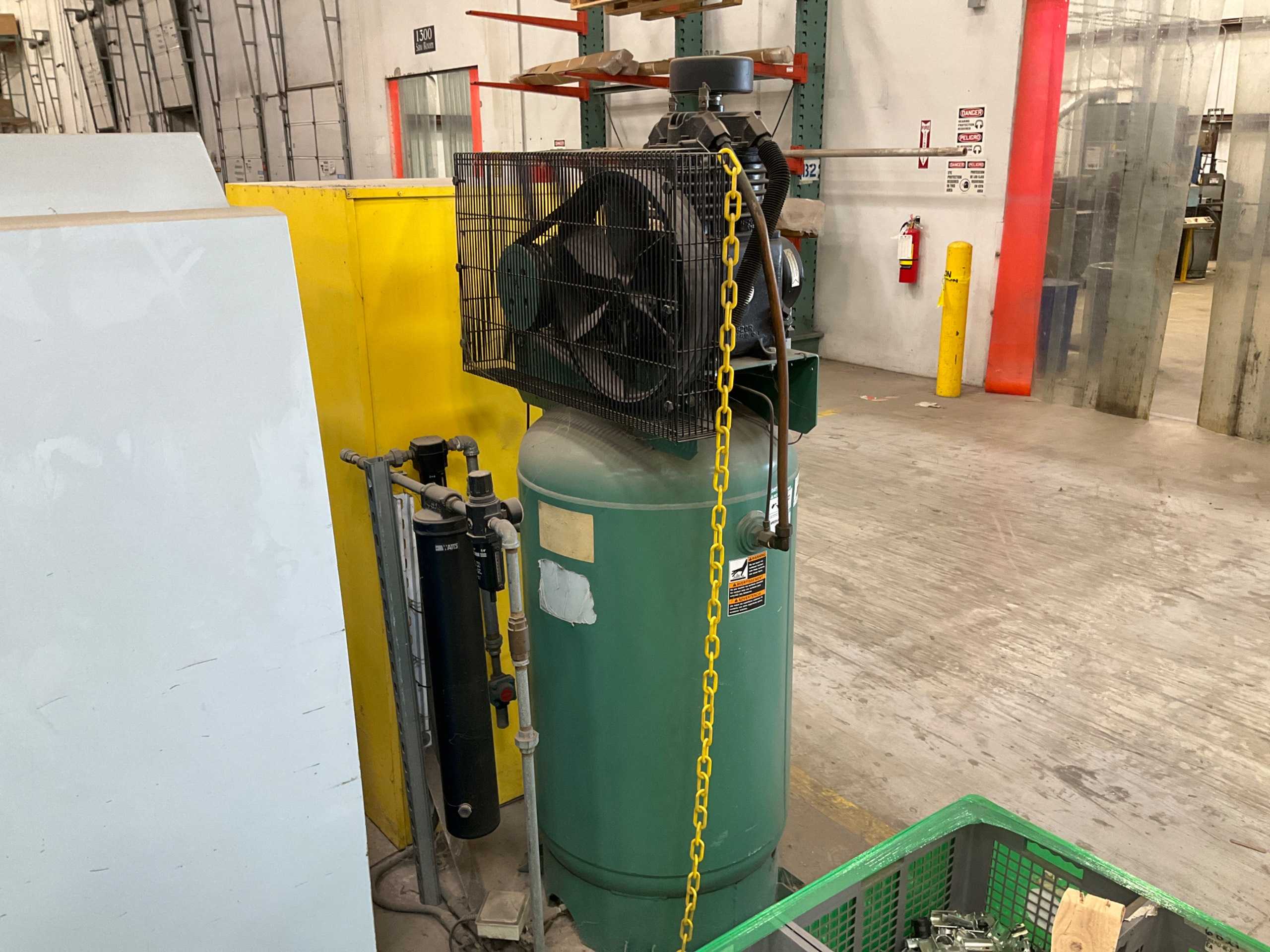 DAYTON 1WD55 STATIONARY AIR COMPRESSOR - STATIONARY AIR COMPRESSOR