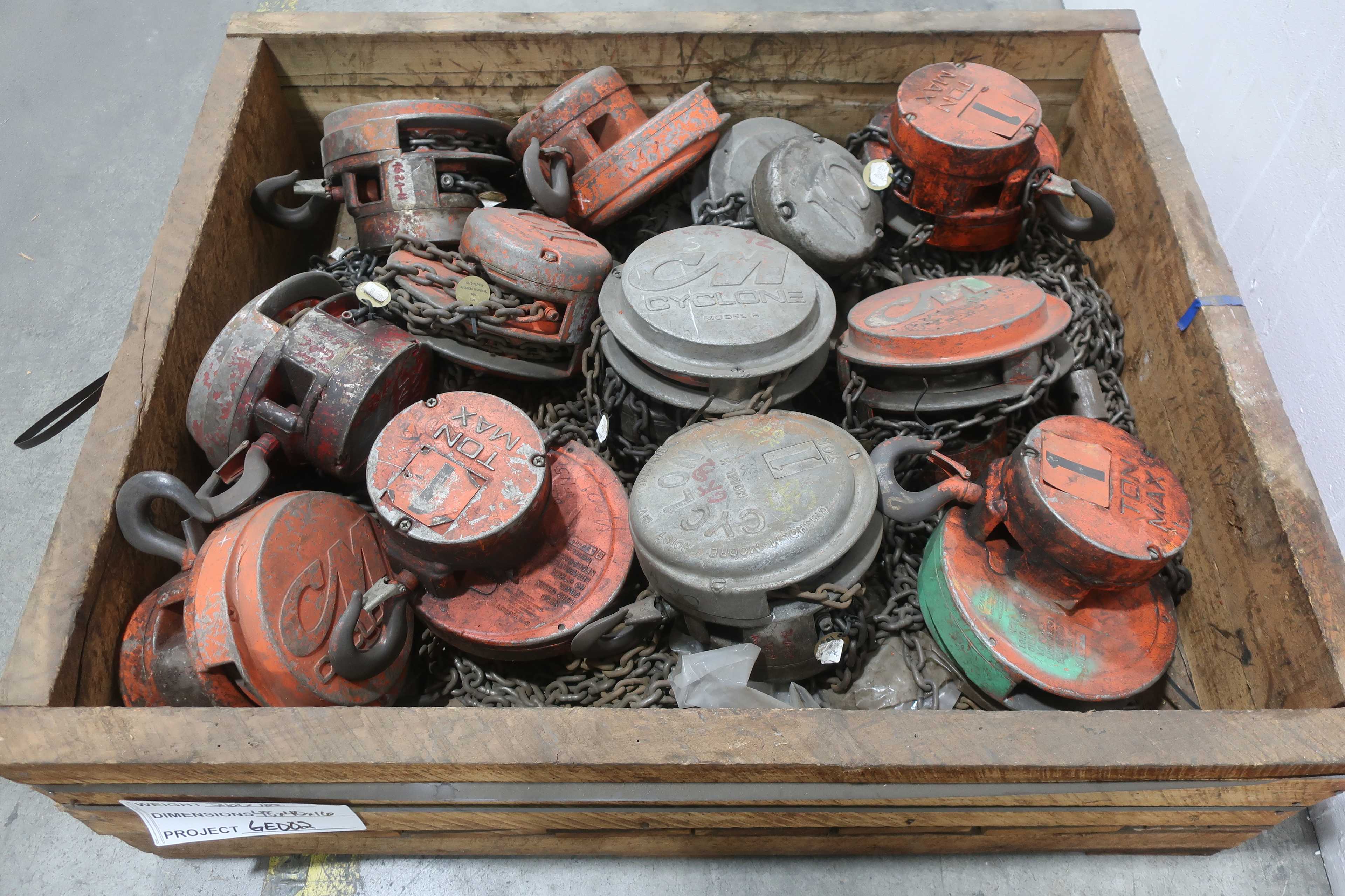PALLET OF CM CYCLONE 1 TON MANUAL CHAIN HOISTS - LIFTING EQUIPMENT