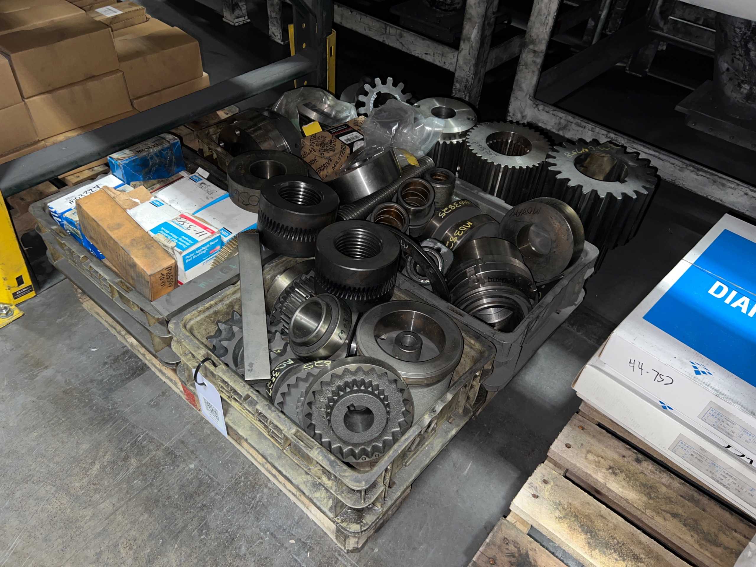 BULK QTY OF MECHANICAL PARTS - MECHANICAL PARTS