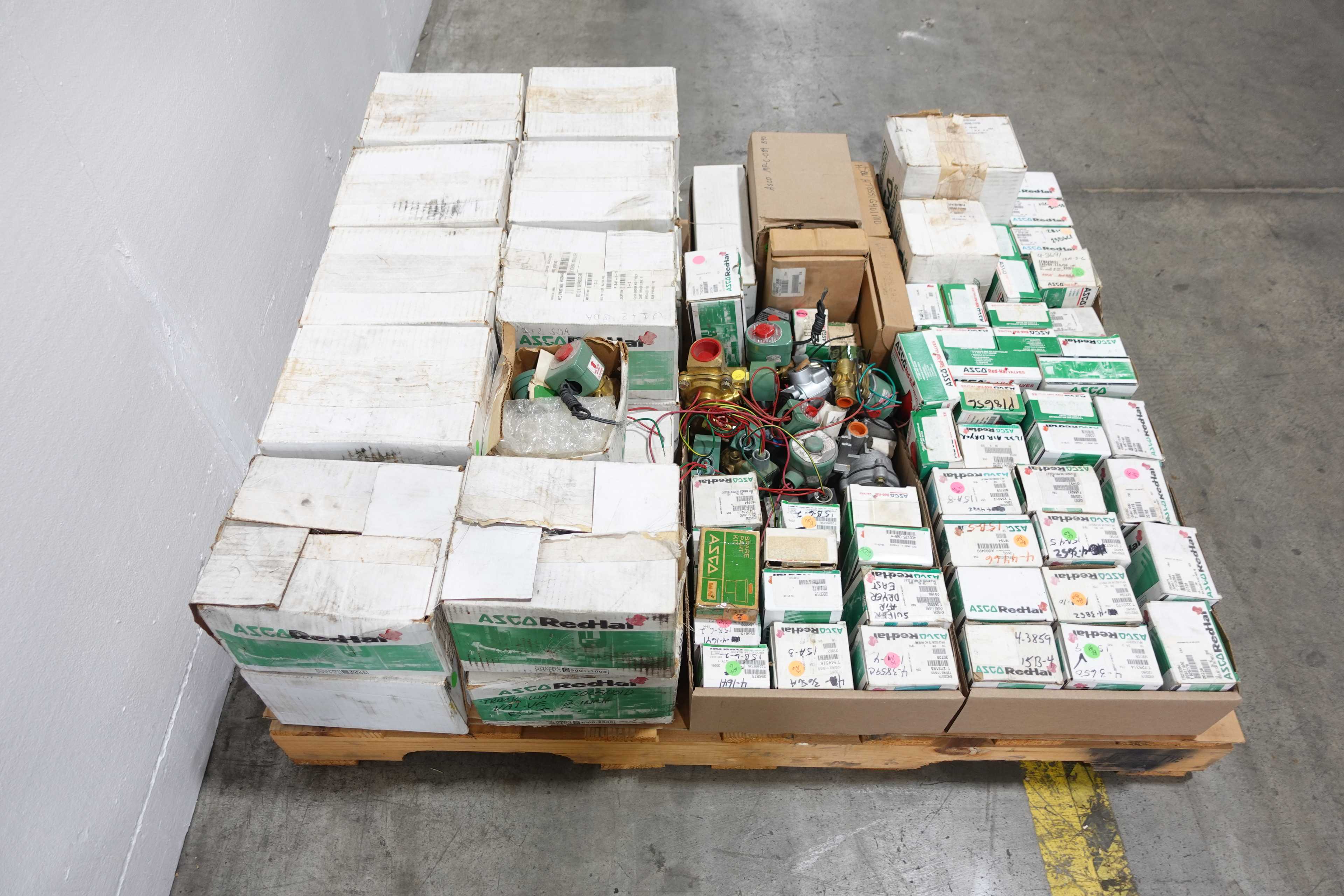 PALLET OF ASSORTED ASCO SOLENOID VALVES AND SPARE PARTS KITS - VALVES