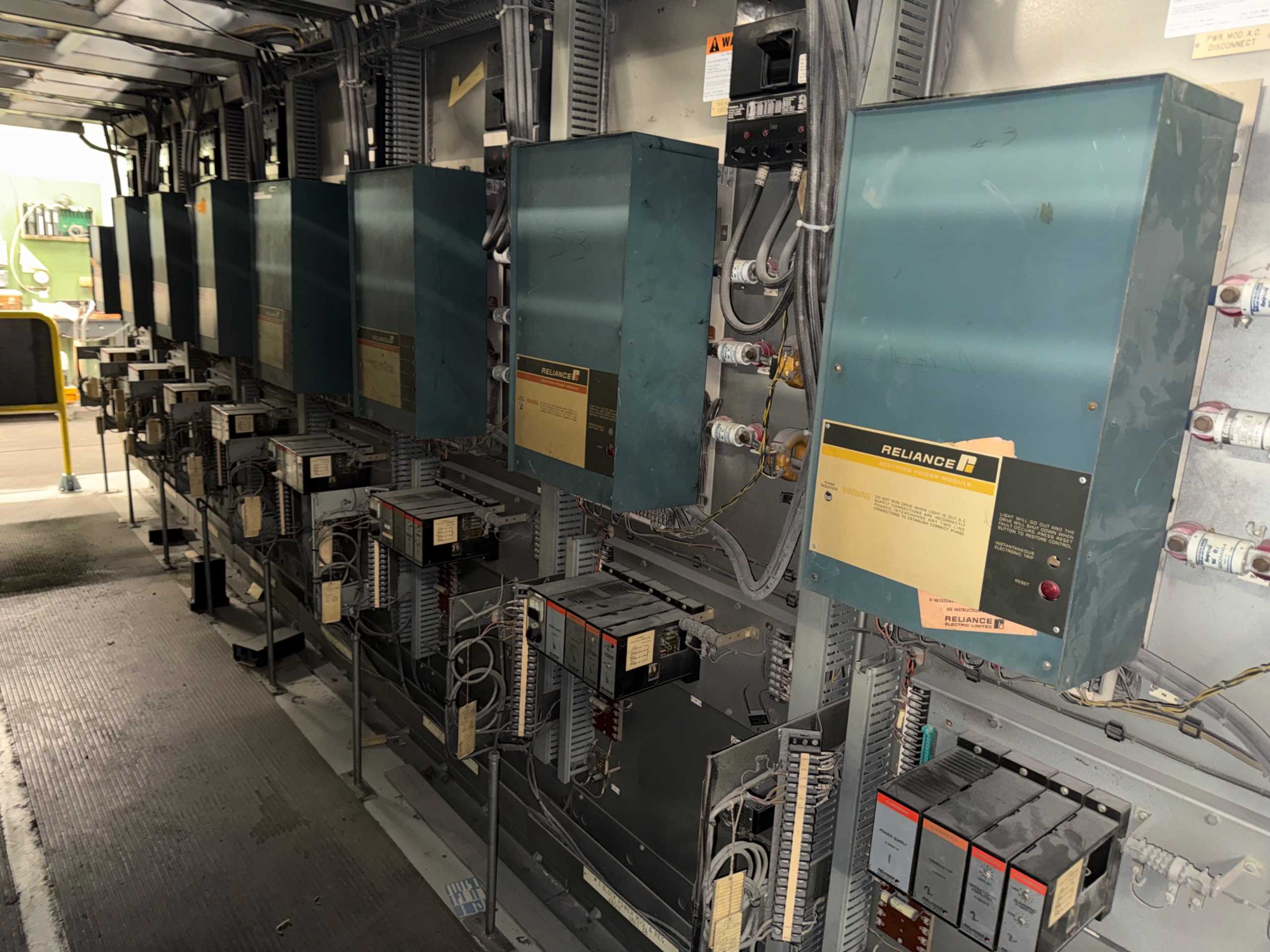 Bulk QTY of Electrical Controls - AUTOMATION & CONTROLS