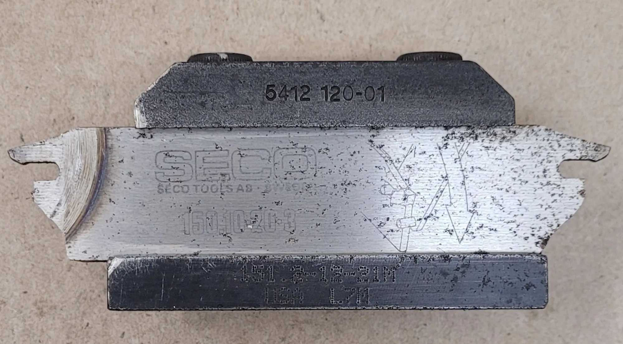 SHARS 250-301 CXA 1 QUICK CHANGE TOOL POST HOLDER W/ SANDVIK TOOL BLOCK AND SECO BLADE - MACHINE TOOLING