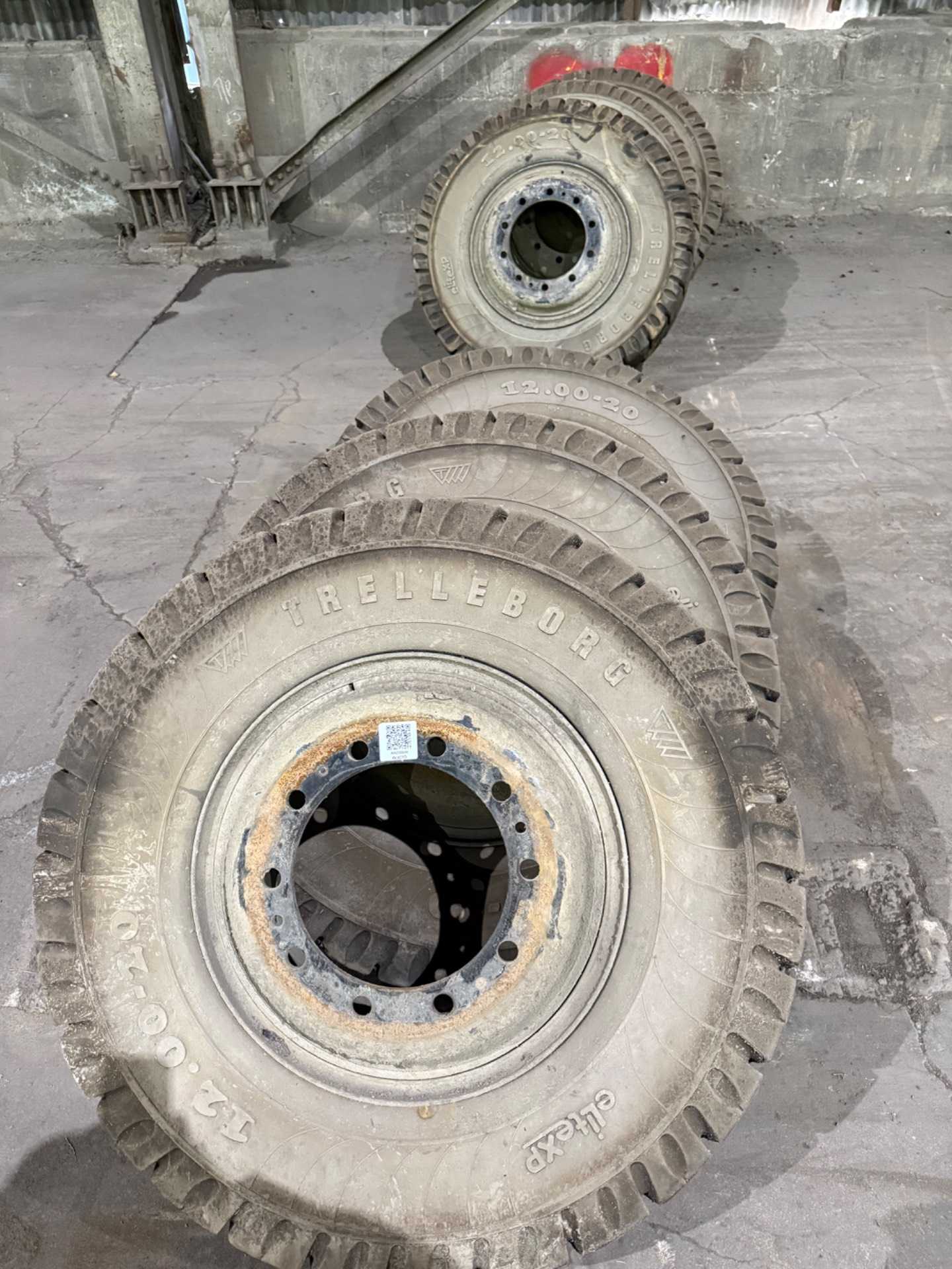 Bulk QTY of Forklift Tires - FORKLIFTS