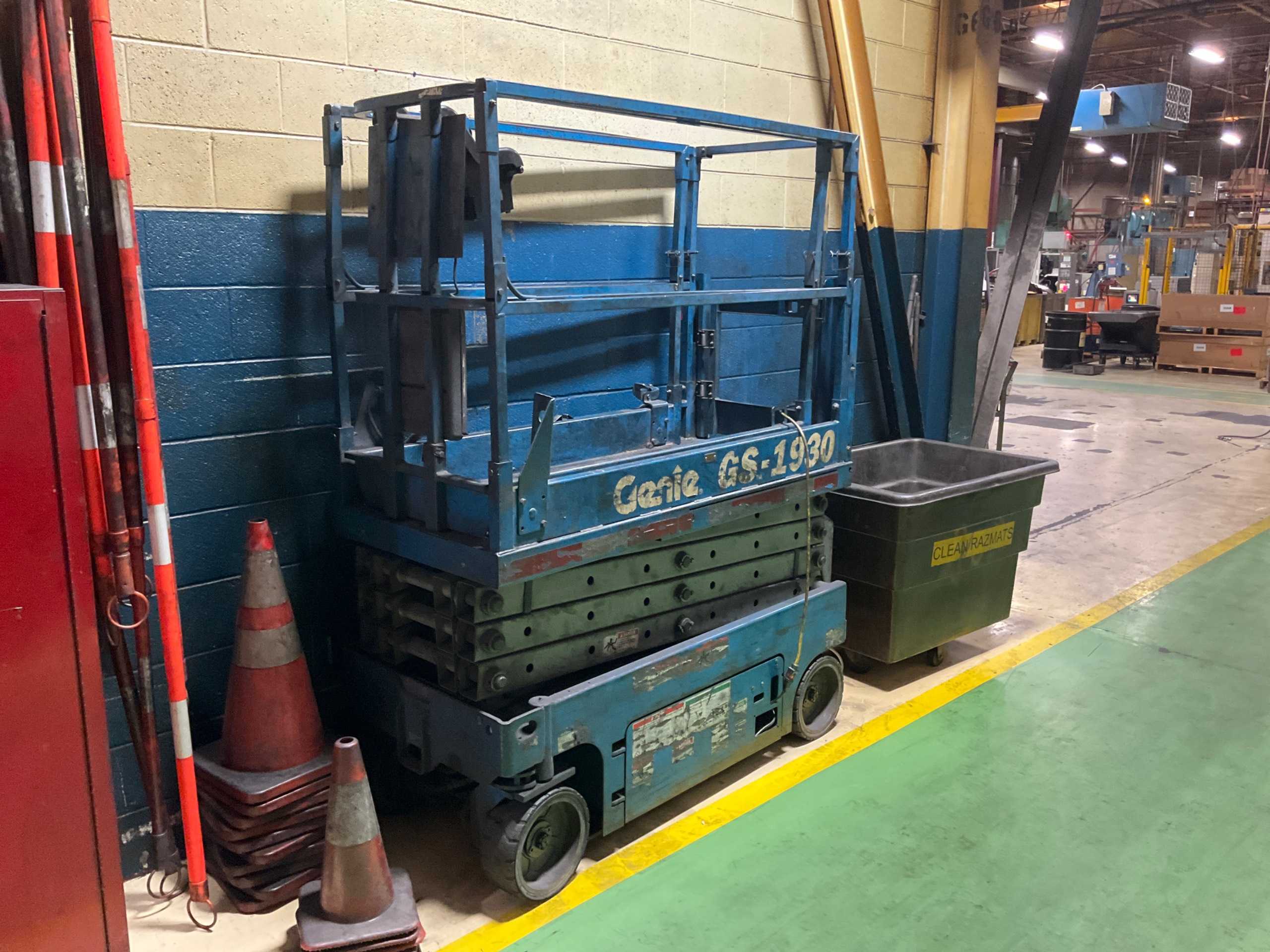 GENIE GS-1930 SCISSOR LIFT - SCISSOR LIFTS