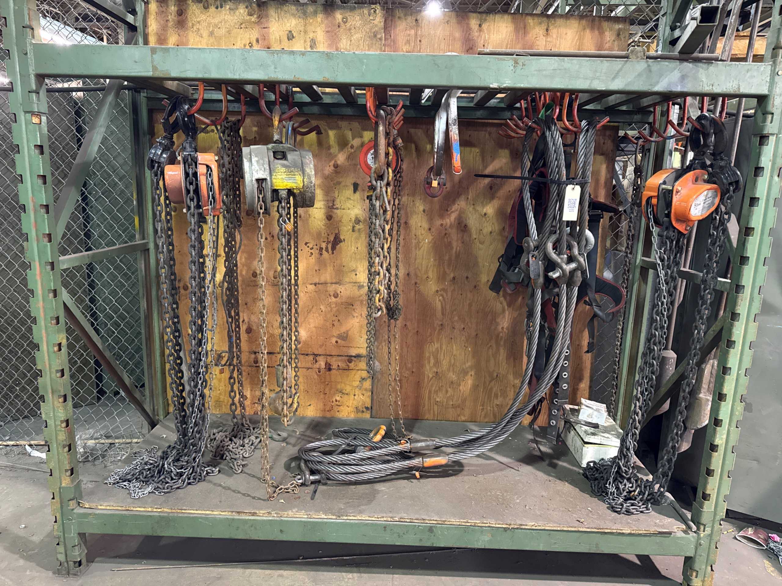 BULK QTY OF CHAIN HOISTS & RIGGING EQUIPMENT - HOISTS