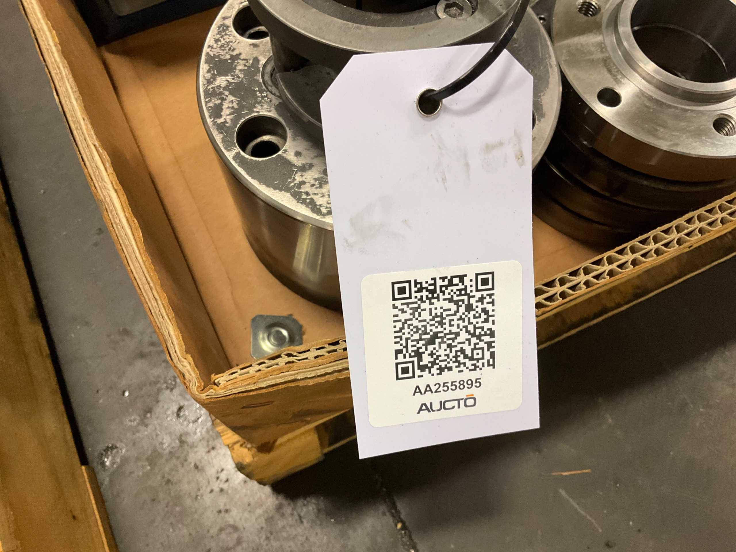 BULK QTY OF INDUSTRIAL PARTS - INDUSTRIAL PARTS