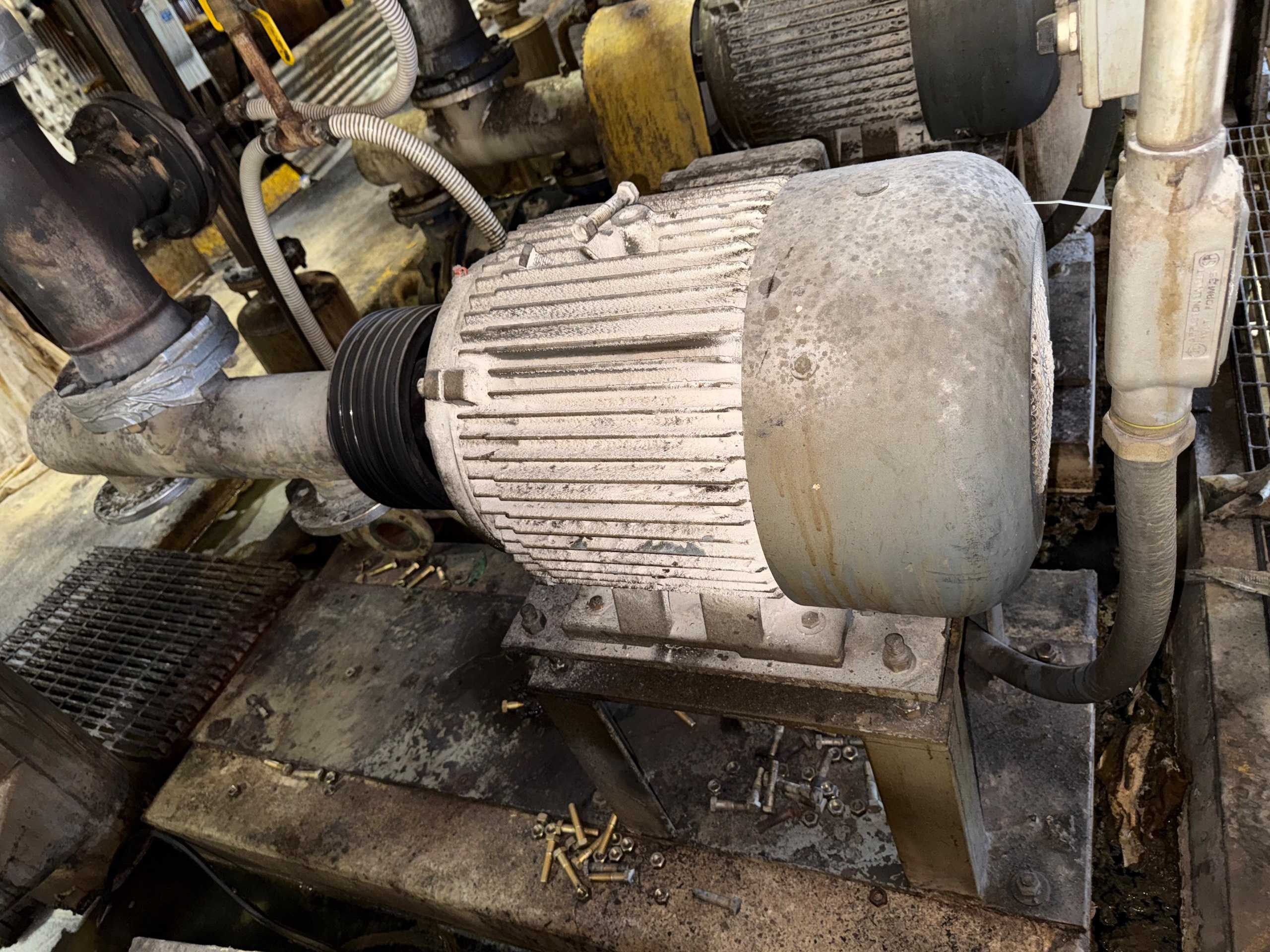 WORLDWIDE AC MOTOR, 230/460V, 3 PHASE, 25HP, 324T FRAME - AC MOTOR