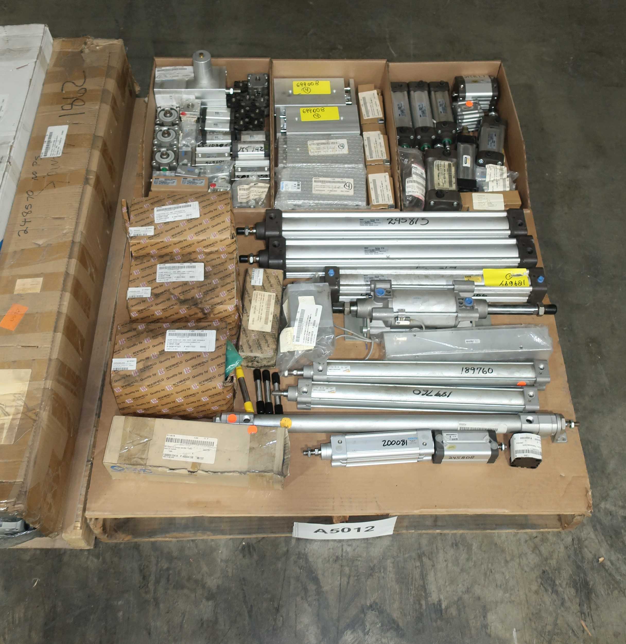 BULK QTY OF ASSORTED PNEUMATIC AIR CYLINDERS - PNEUMATIC CYLINDERS & ACTUATORS