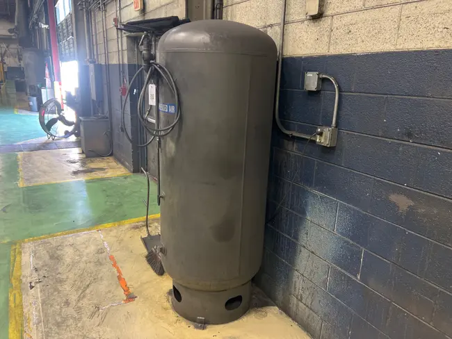 2001 NAT'L. BD. 62277M COMPRESSED AIR HOLDING TANK - undefined