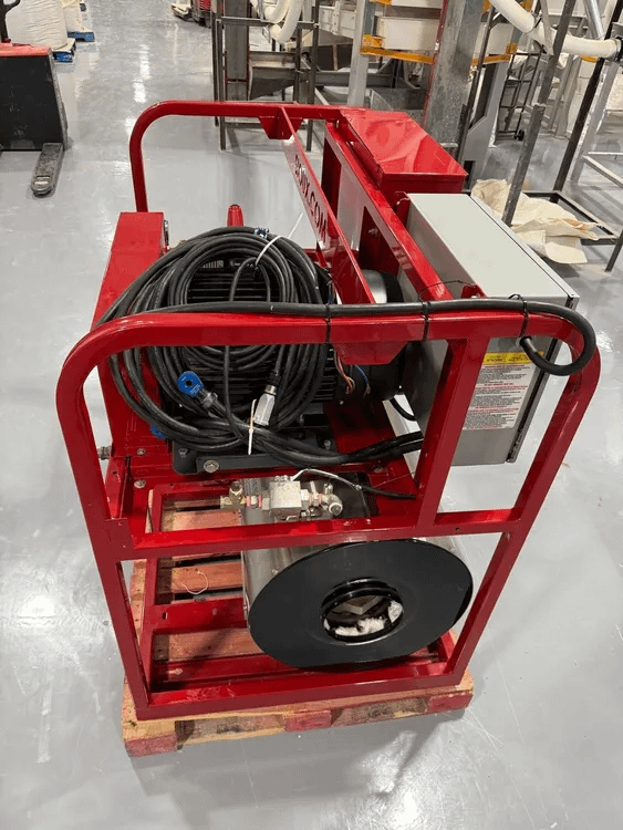 2013 SIOUX DAKOTA II H8* 2750 HOT WATER PRESSURE WASHER/STEAMER - HOT WATER PRESSURE WASHER