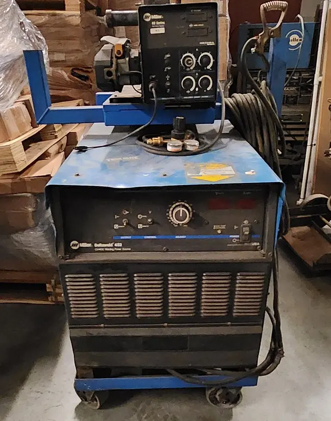 MILLER DELTAWELD 452 WELDER - undefined