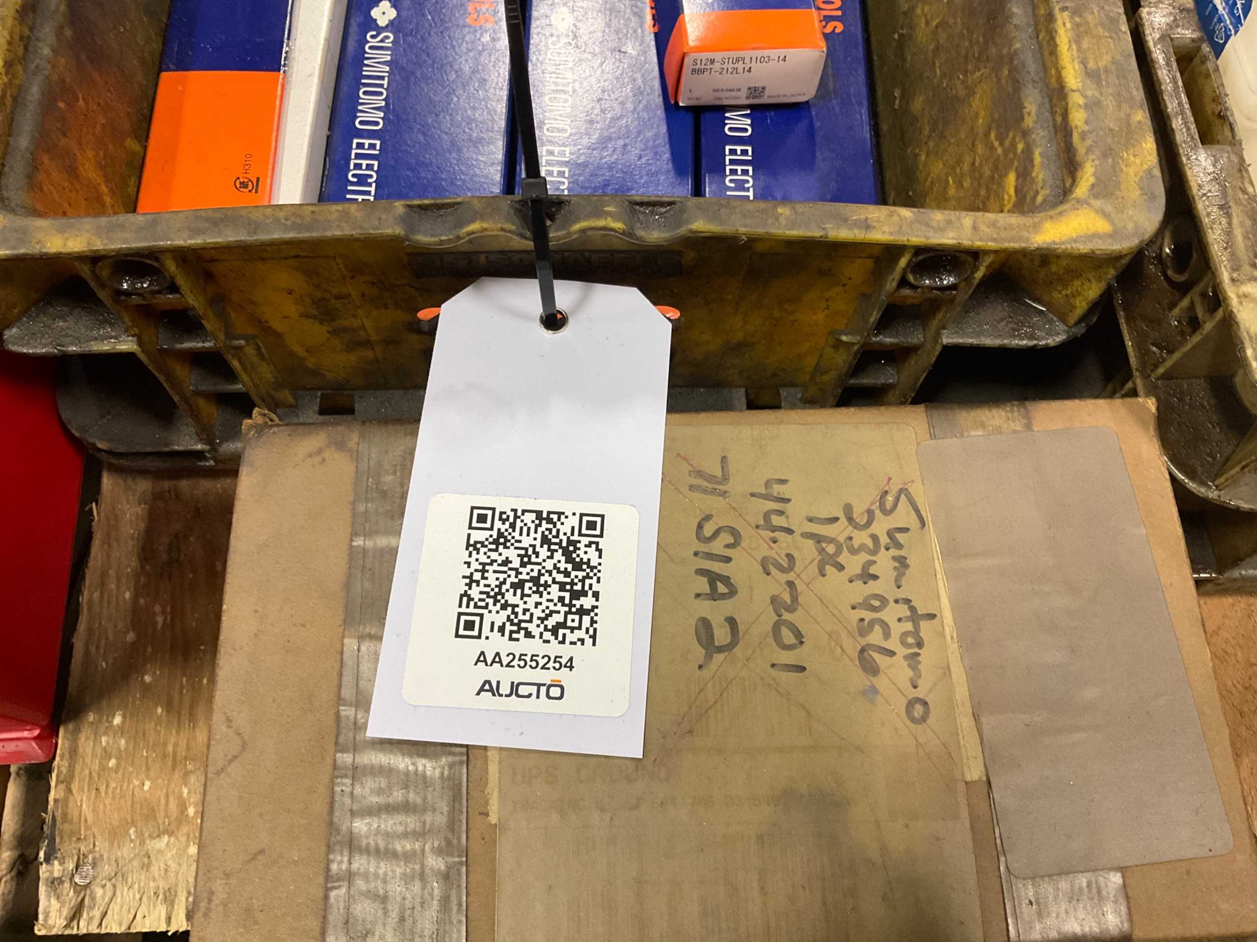 BULK QTY OF INDUSTRIAL PARTS - INDUSTRIAL PARTS