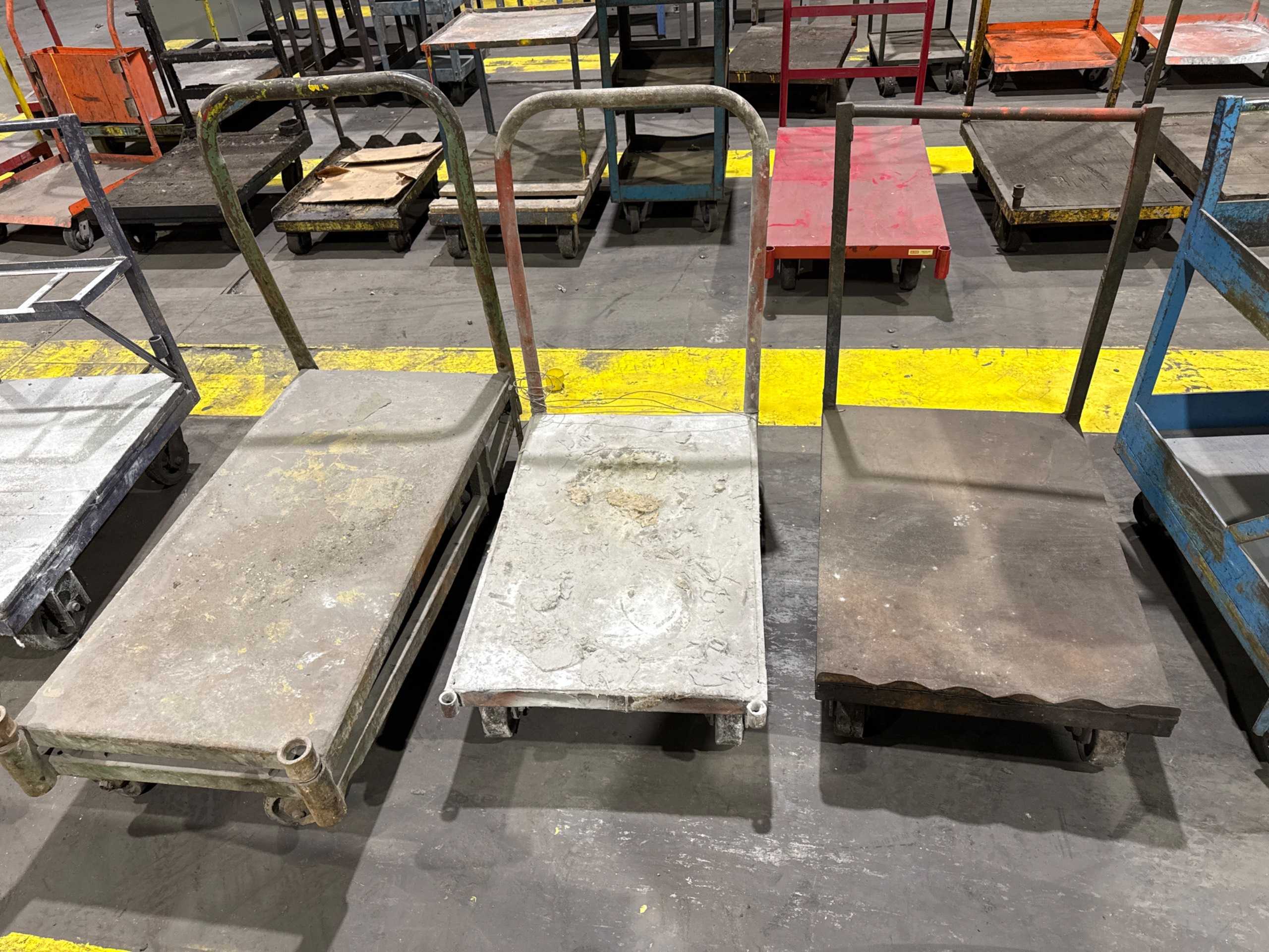 BULK QTY OF ROLLING CARTS - ROLLING CARTS