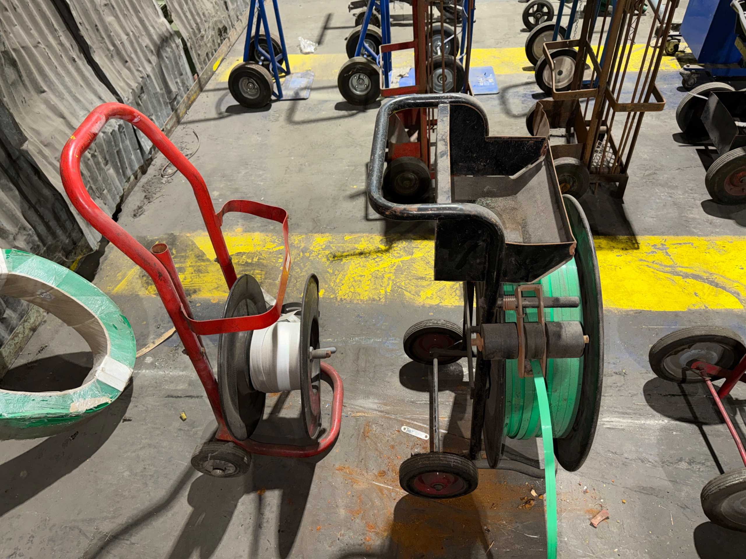 BULK QTY OF STRAPPING TOOLS - TOOLS