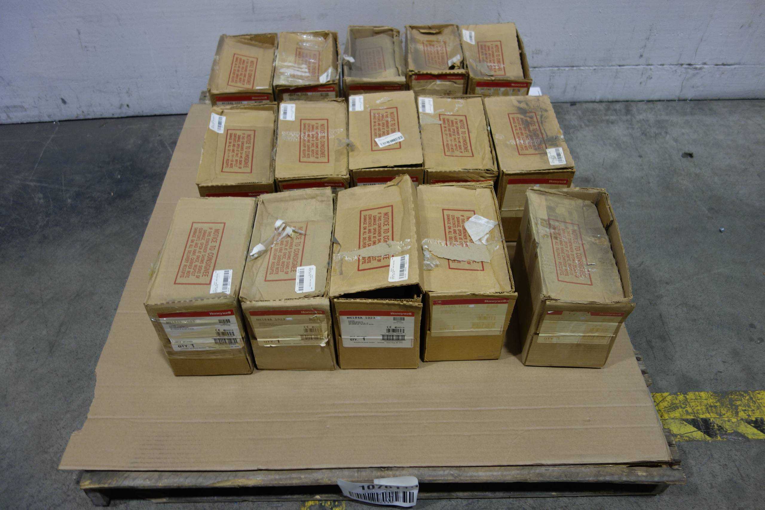 PALLET OF HONEYWELL M6184A 1023 MODUTROL MOTOR 120V-AC - AC MOTOR