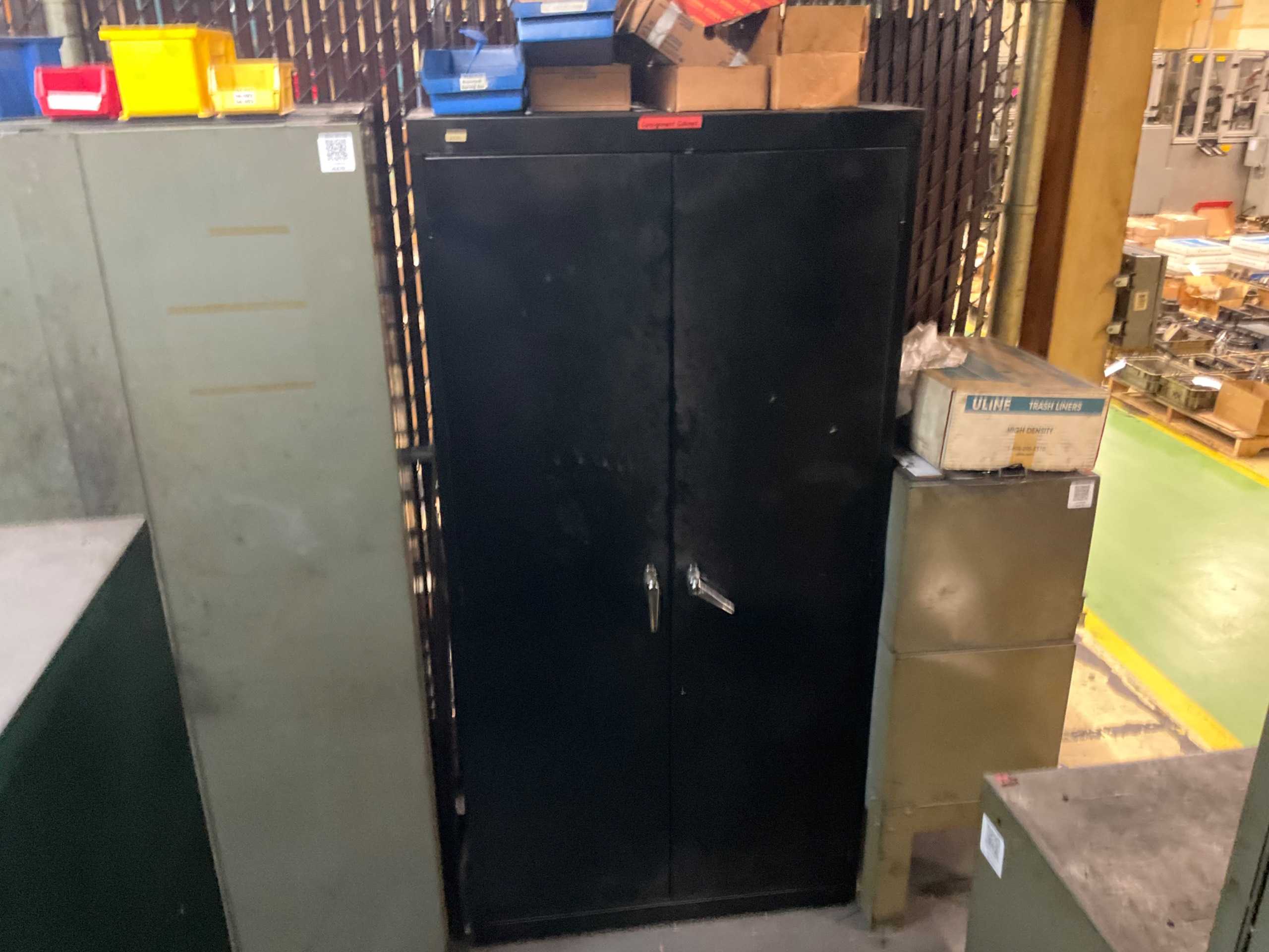 FREESTANDING STORAGE CABINET - FREE STANDING STORAGE CABINET