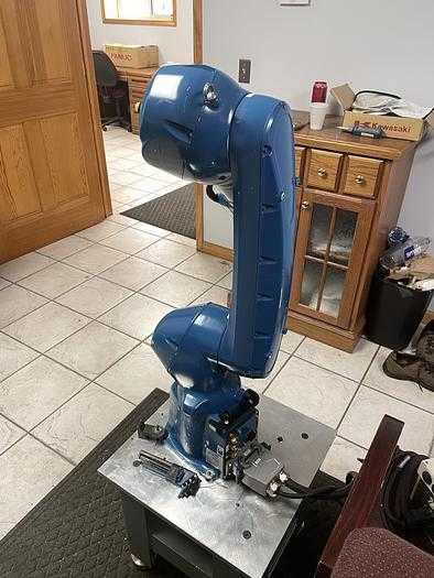 2019 KAWASAKI RS007L ARTICULATED ROBOT, 7KG PAYLOAD, 930MM REACH, F60F CONTROLLER - ARTICULATED ROBOTS