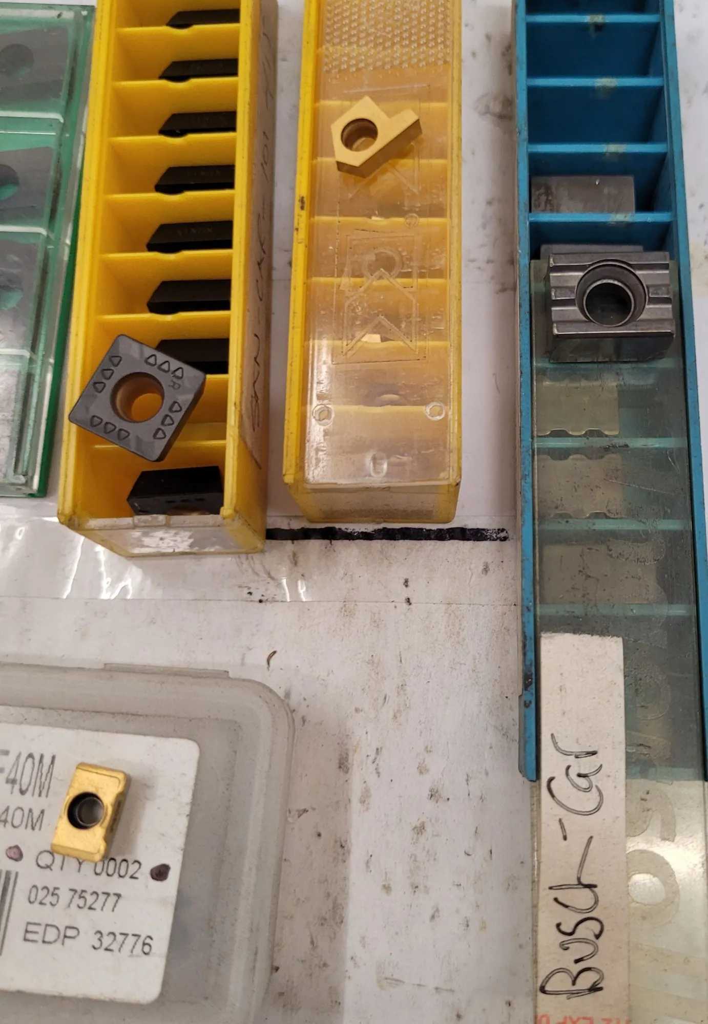 ASSORTED SIDE MILLING CUTTERS (24 PCS) - 18X 3"X.148, 6X 2.5"X.04" - MACHINING TOOLING & PARTS