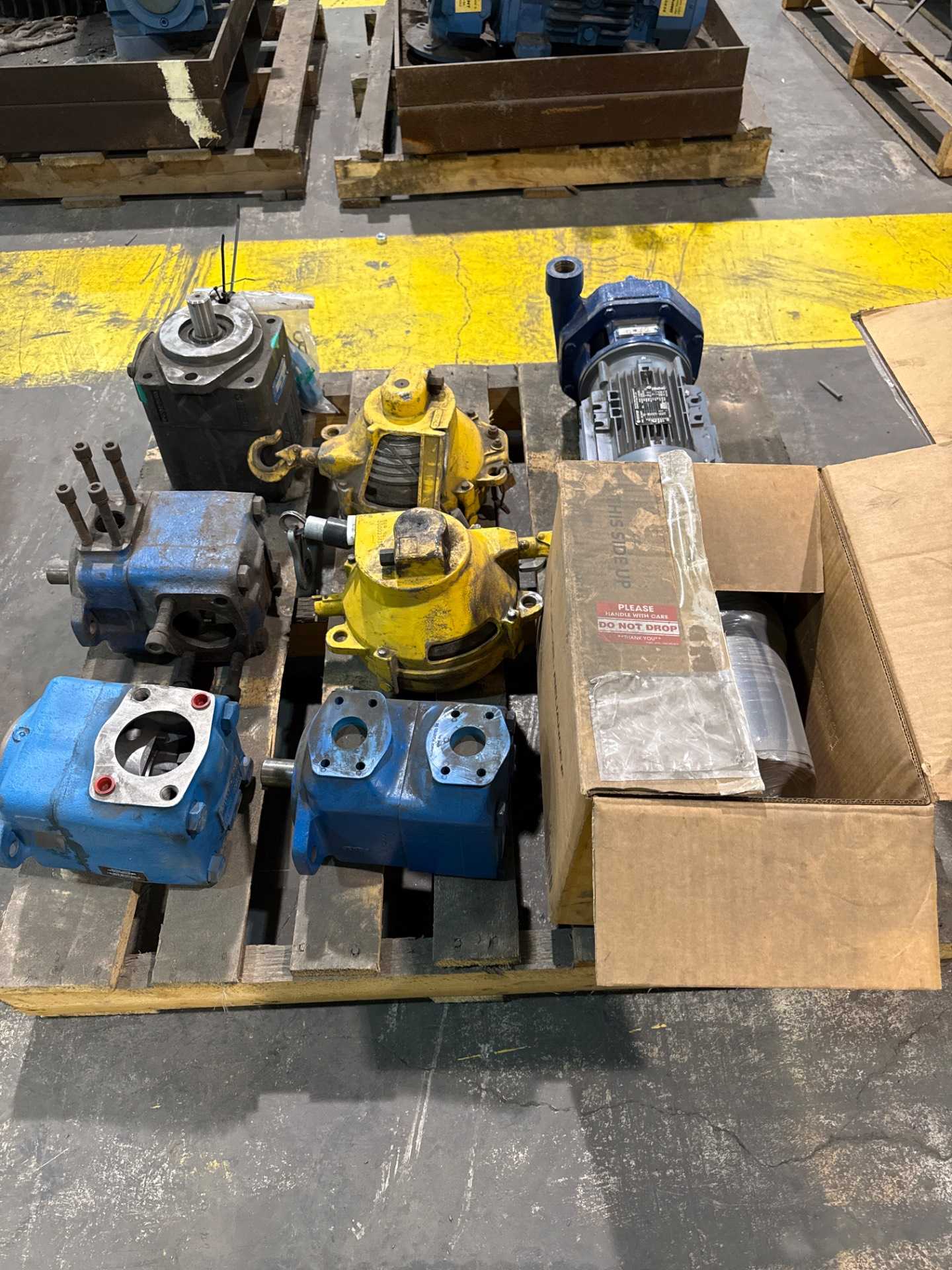 Bulk QTY of Pumps & Motors - INDUSTRIAL PARTS