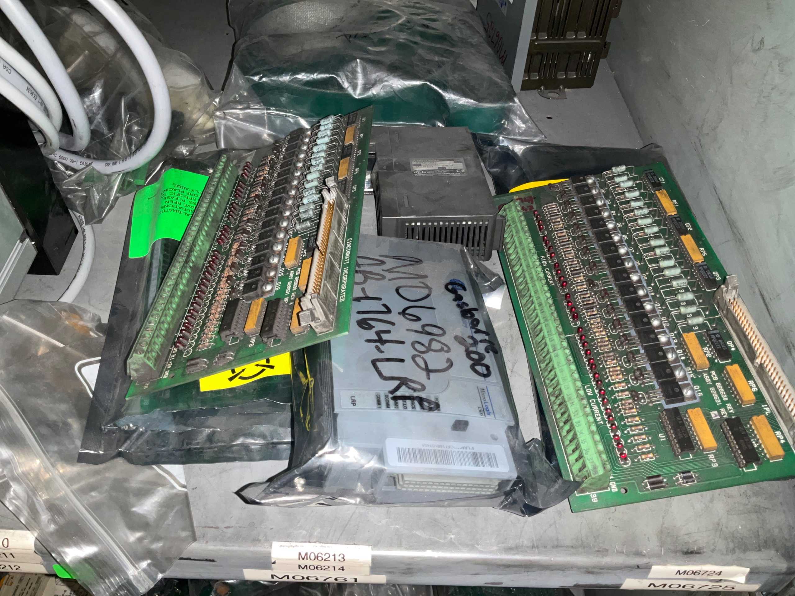 BULK QTY OF AUTOMATION & CONTROLS - AUTOMATION & CONTROLS