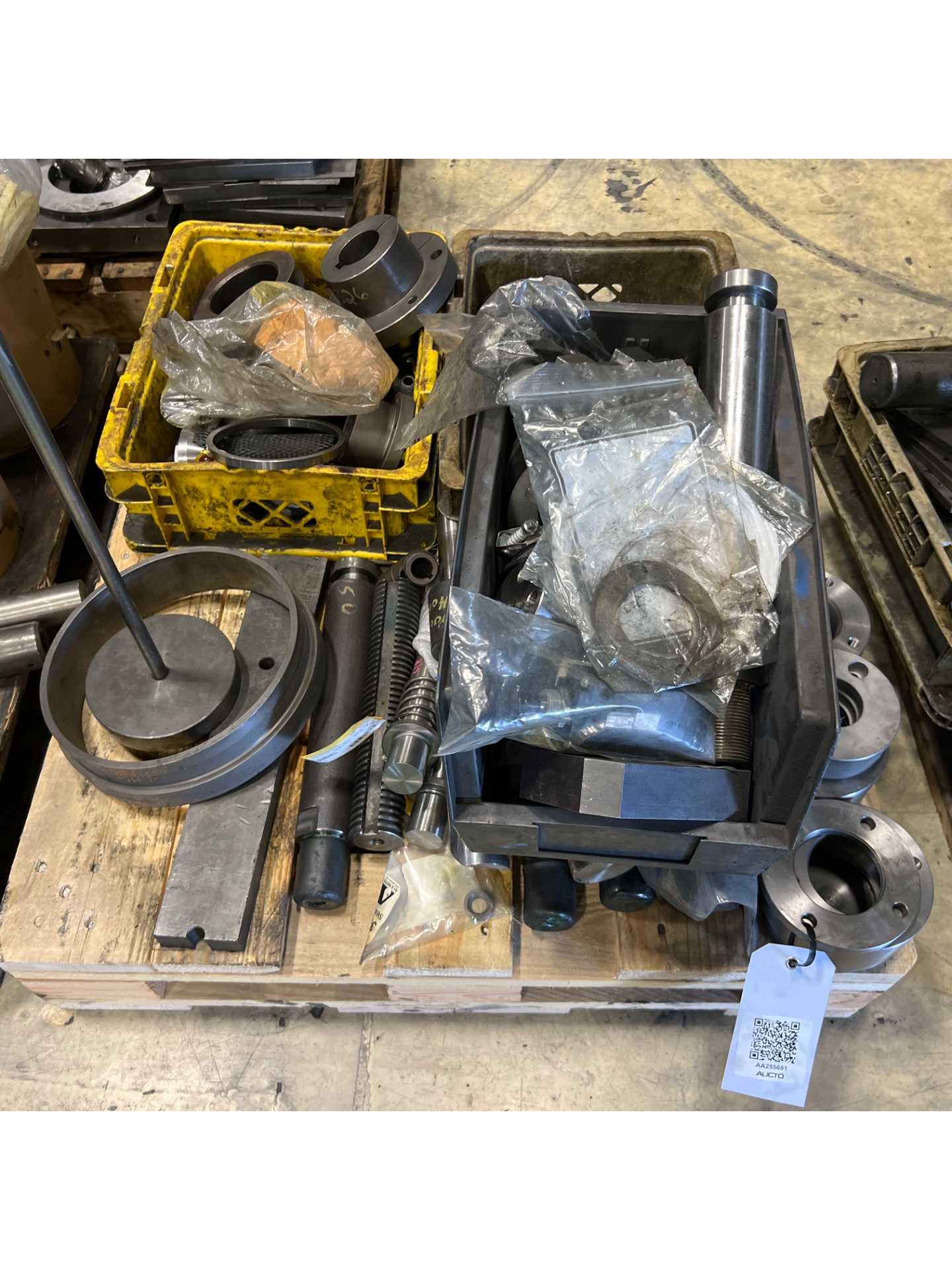 BULK QTY OF INDUSTRIAL PARTS - INDUSTRIAL PARTS
