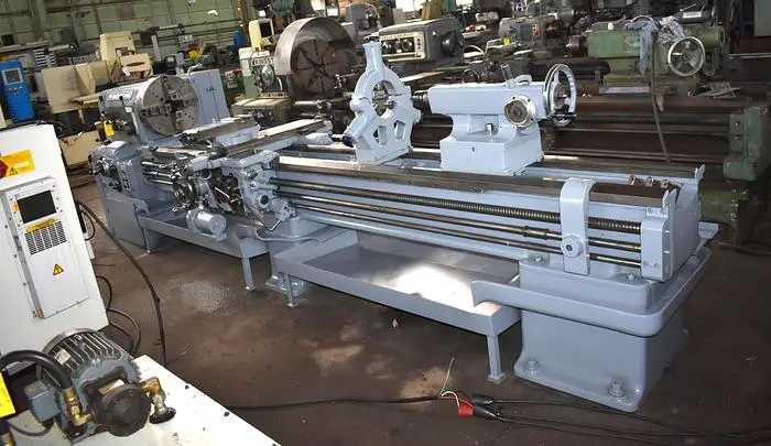 ENGINE LATHE, 25IN SWING, 120IN CENTERS, 15 HP, 10250 LBS - MANUAL LATHES
