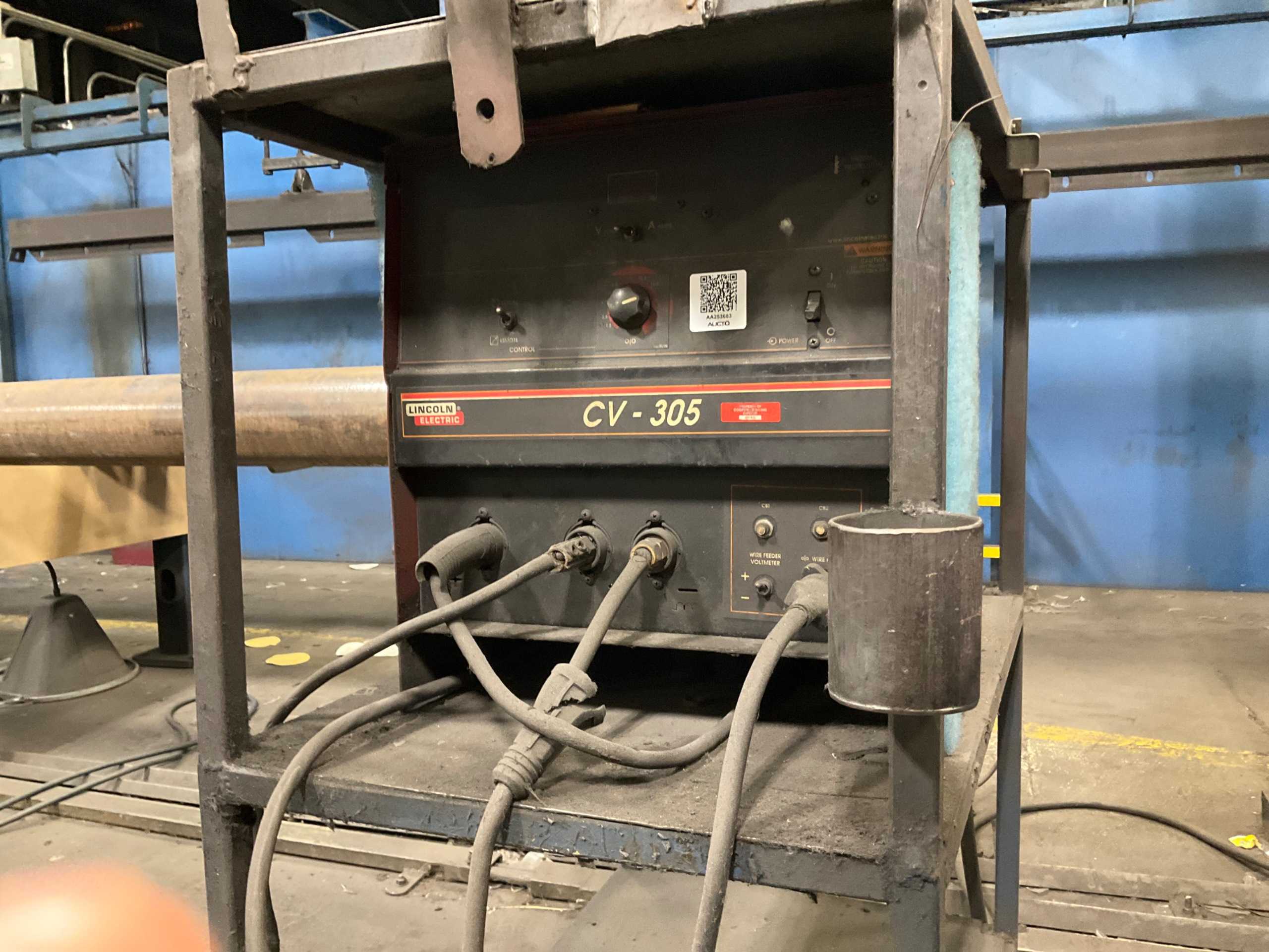 LINCOLN ELECTRIC CV-305 MIG WELDER - MIG WELDERS