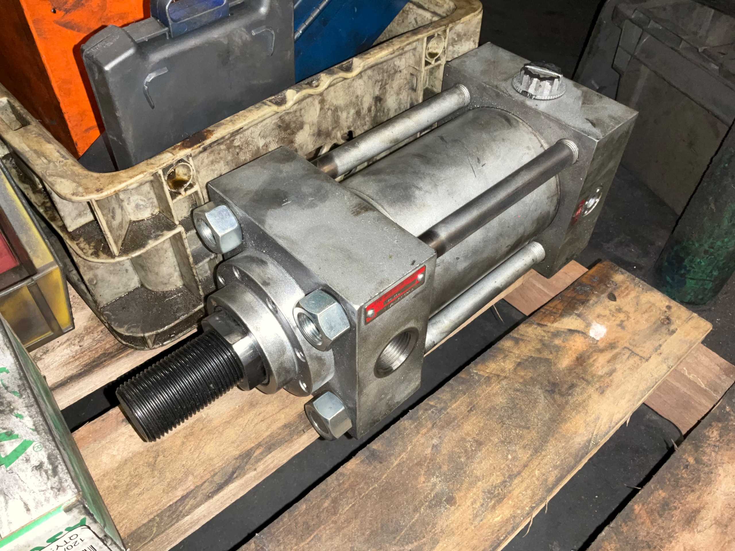 BULK QTY OF INDUSTRIAL PARTS - INDUSTRIAL PARTS