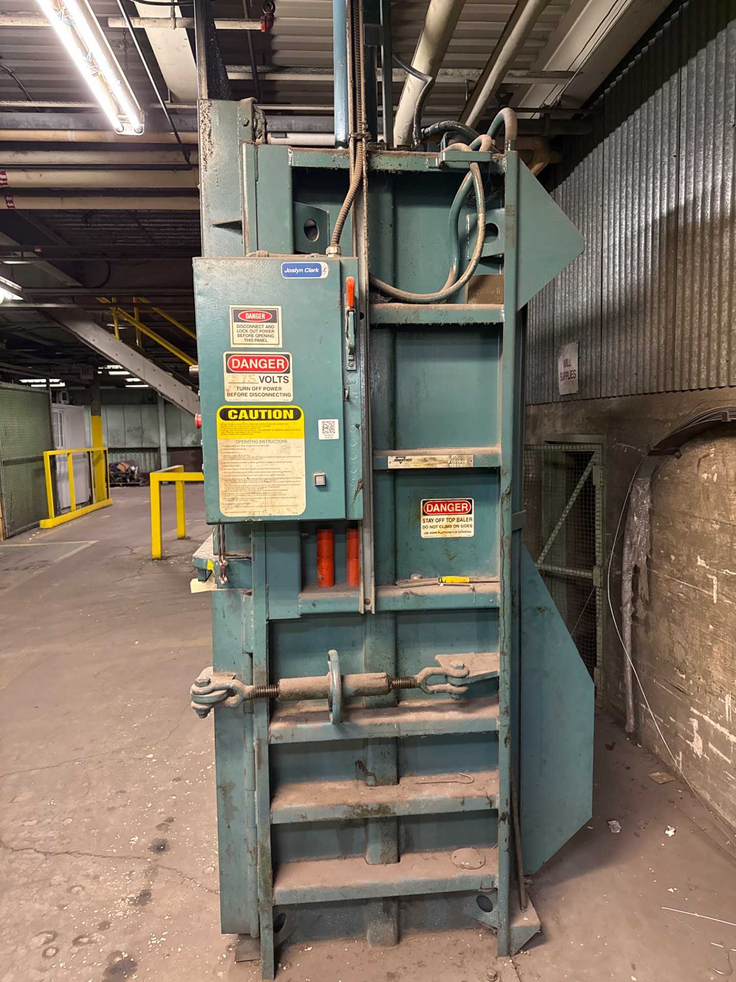 2000 Marathon V6030HD Vertical Baler - VERTICAL BALER