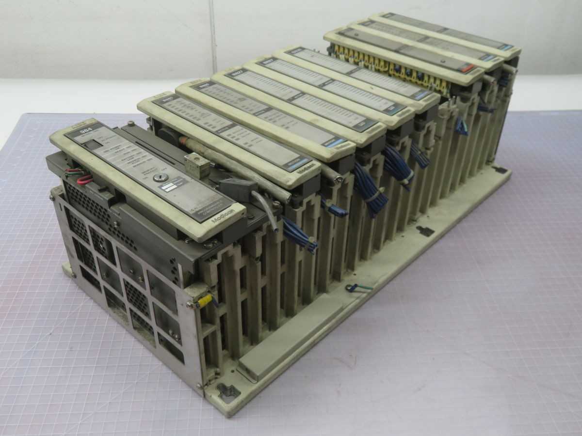 MODICON AS-H827-209 CONTROLS PLCS, 256K MEM, 120/240 VAC INPUT, 64 DI 120V, 32 DO 120V, 32 DO 24V - PLC MODULES