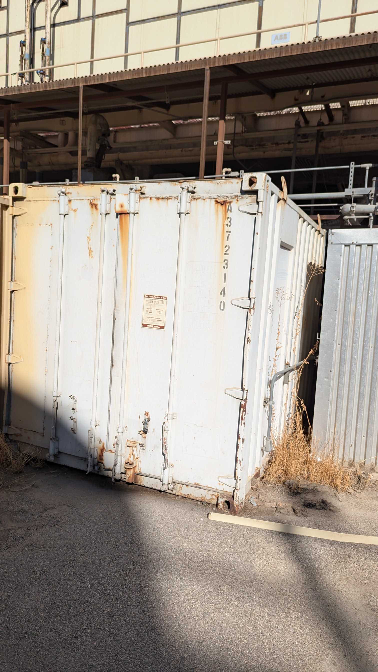 10' STORAGE SEA CONTAINER - SHIPPING CONTAINERS