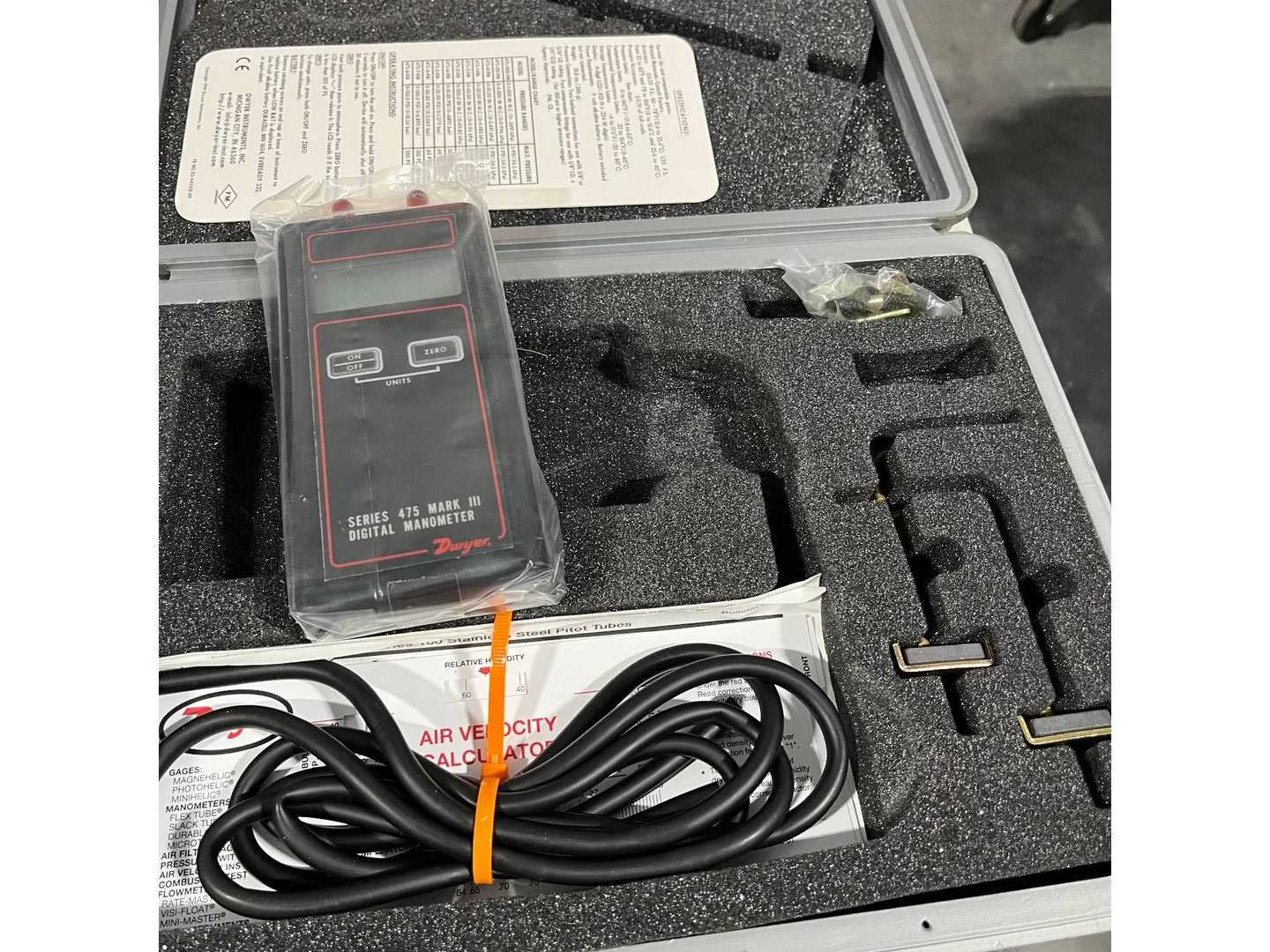 DWYER 475-1-FM DIGITAL MANOMETER - PRESSURE MEASUREMENT