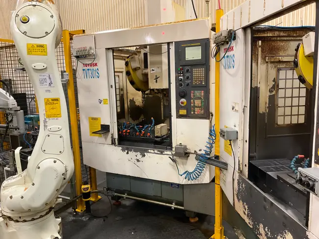 2005 TOYOSK TVT301S VERTICAL MACHINING CENTER - undefined