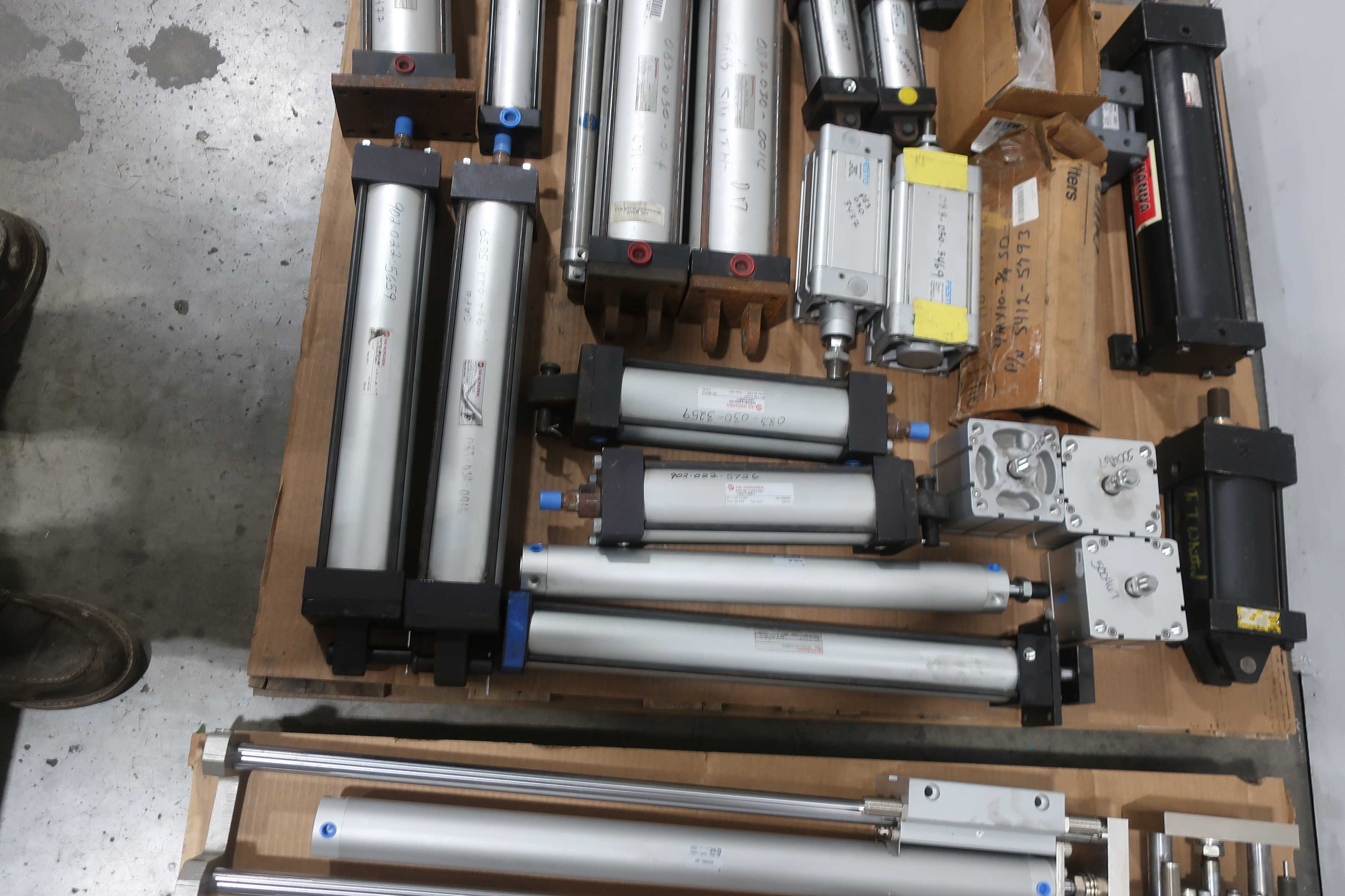 SKU 1738377 - 4 PALLETS OF ASSORTED PNEUMATIC REPLACEMENT PARTS - PNEUMATIC PARTS