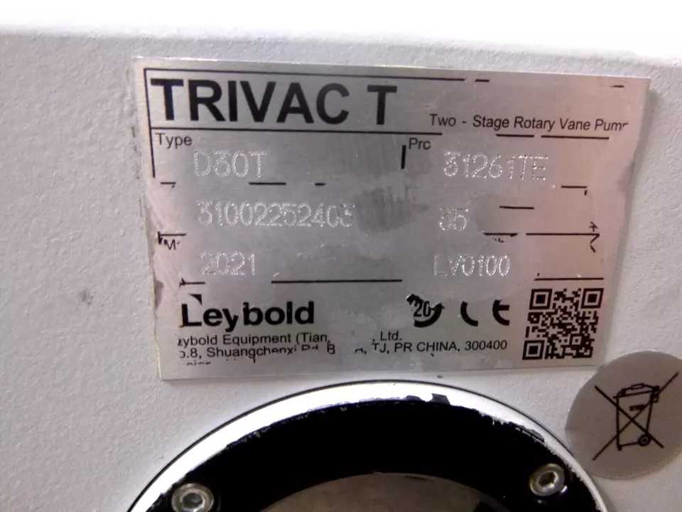 LEYBOLD TRIVAC D30T DUAL STAGE ROTARY VANE VACUUM PUMP - VACUUM PUMP