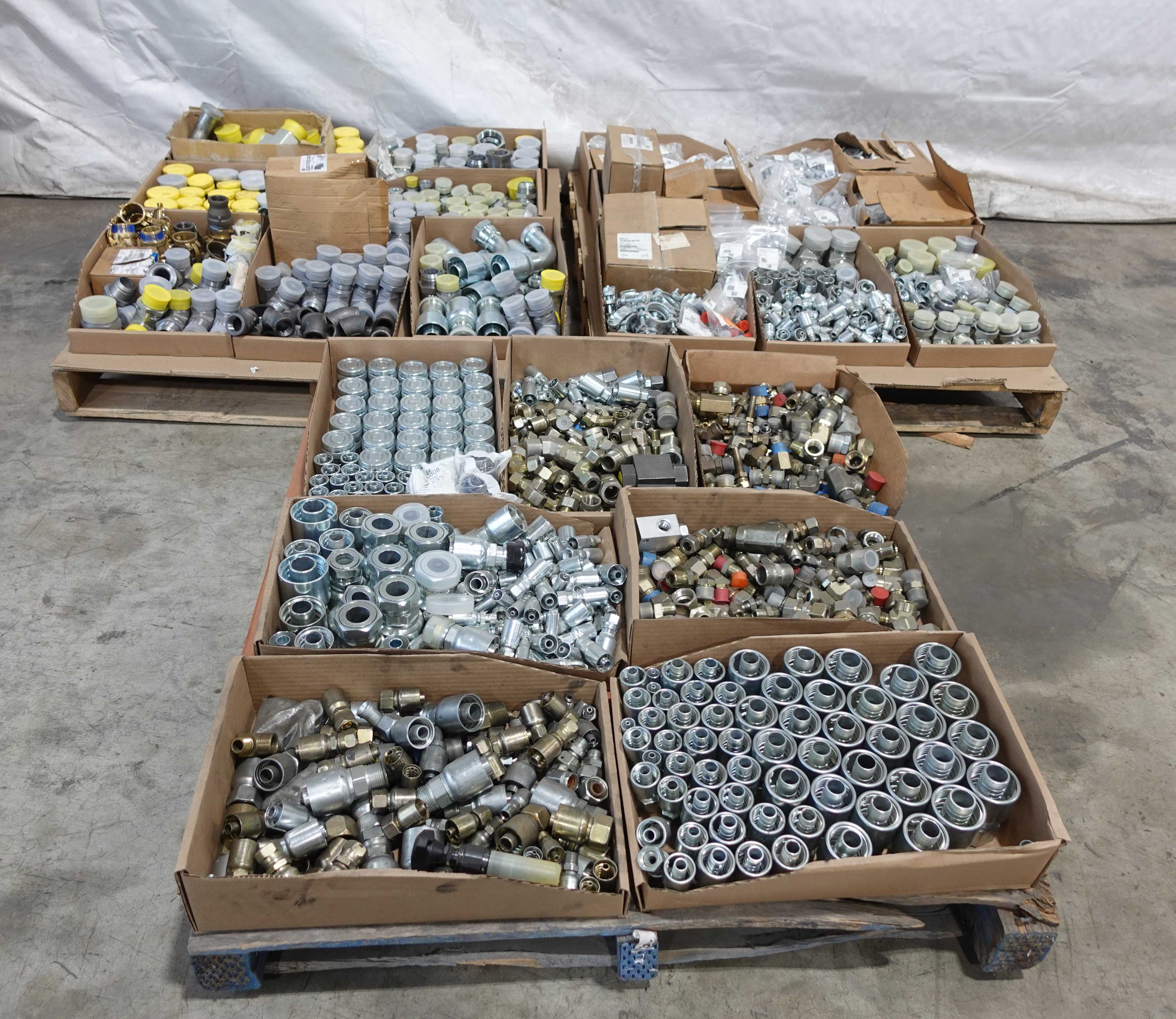 SKU 1736467 - 3 PALLET ASSORTMENT OF FITTINGS - PIPE & TUBE FITTINGS