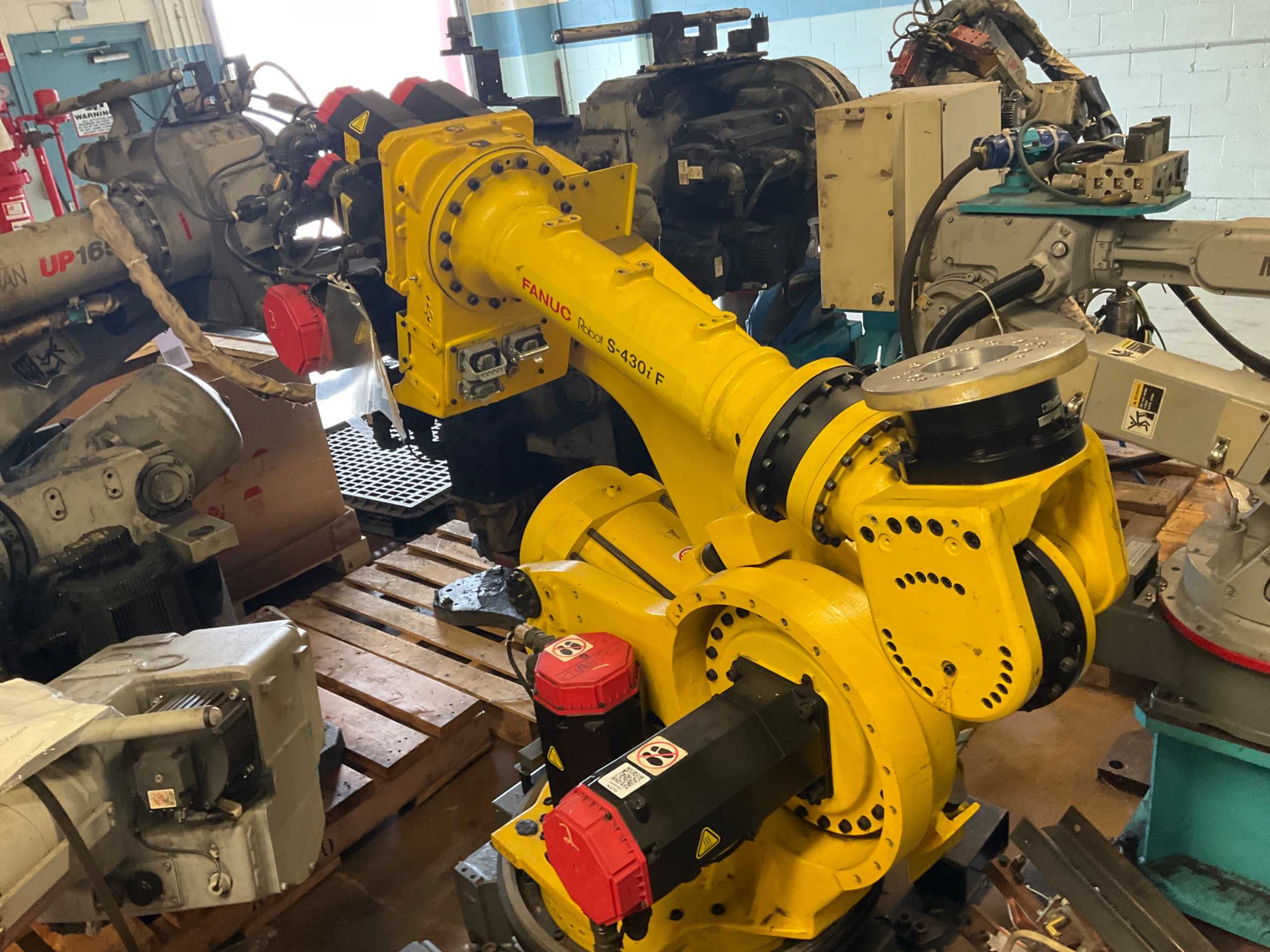 2000 FANUC S-430IF ARTICULATED ROBOT - ARTICULATED ROBOTS