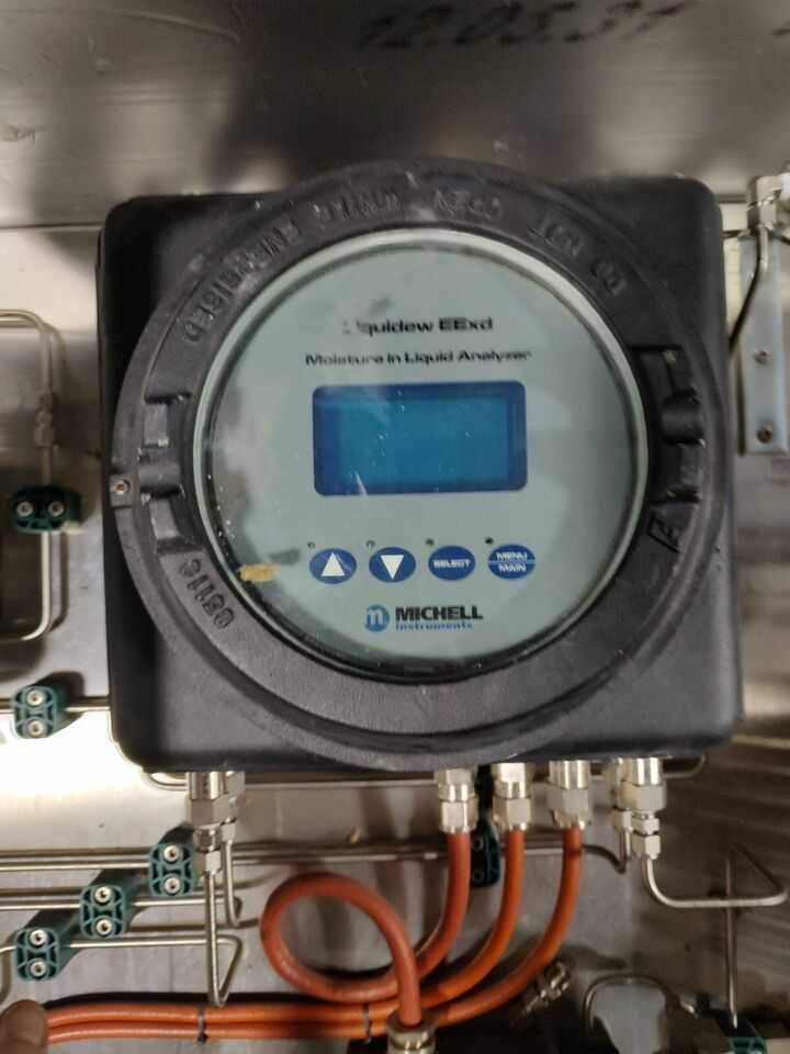 MICHELL LIQUIDEW EEXD LIQUID ANALYZER - LIQUID ANALYZER
