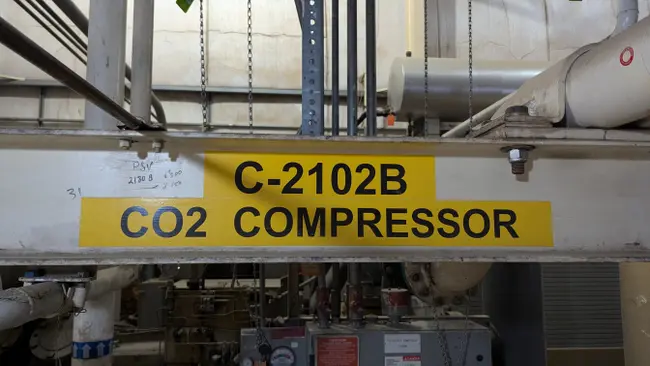 SUPERIOR CO2 COMPRESSOR WITH GE 800 HP INDUCTION MOTOR - undefined
