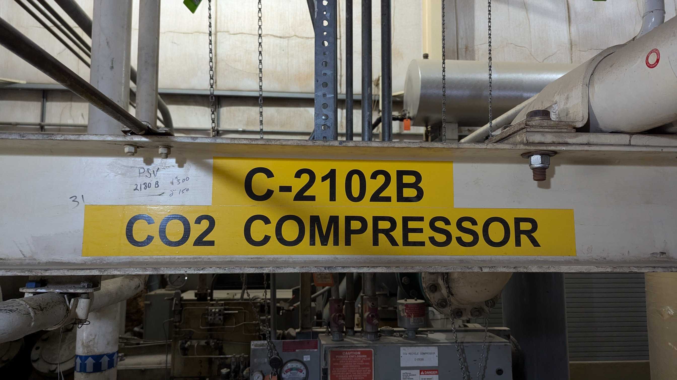 SUPERIOR CO2 COMPRESSOR WITH GE 800 HP INDUCTION MOTOR - GAS COMPRESSORS