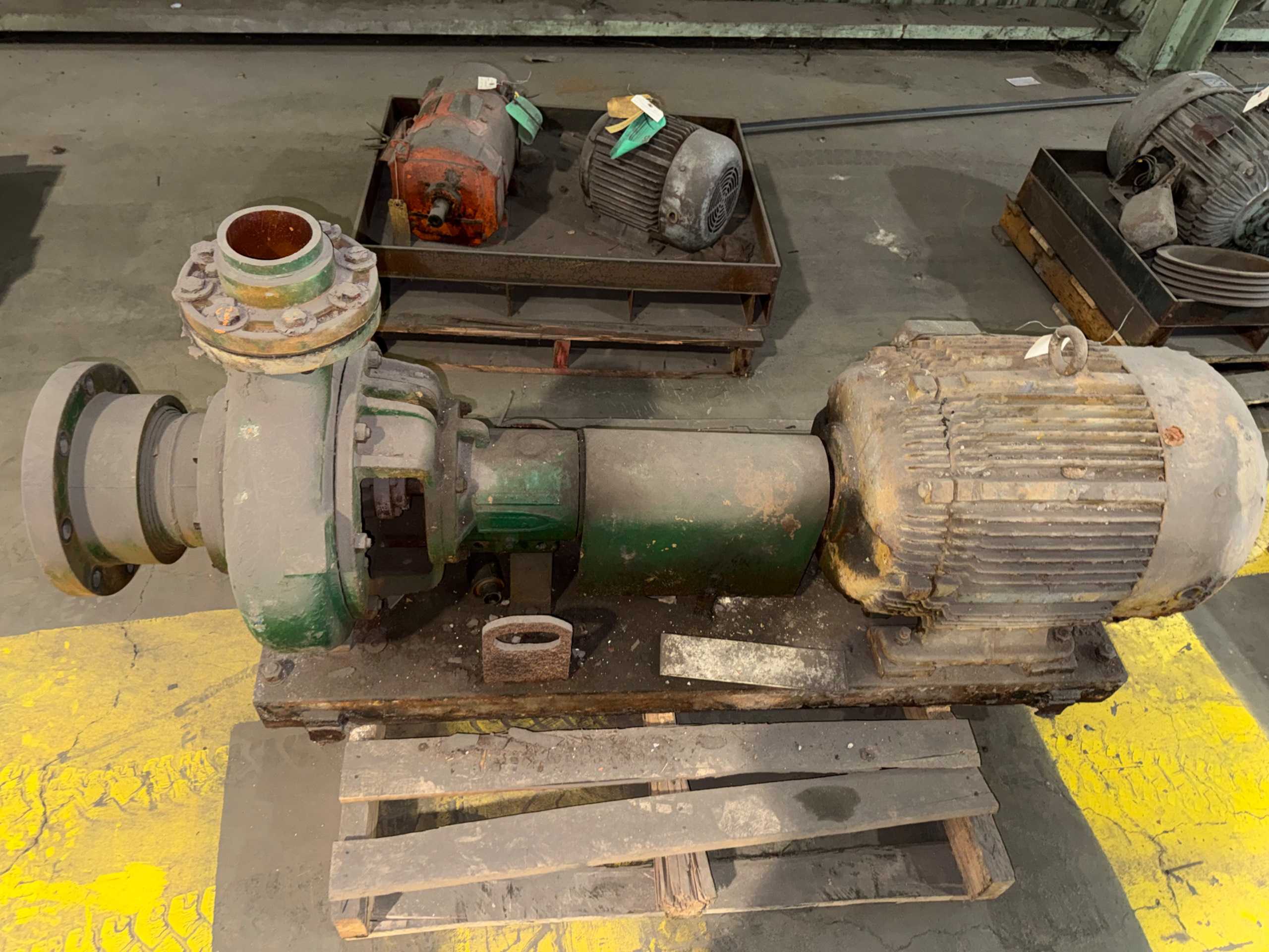 BULK QTY OF ELECTRIC MOTORS - INDUSTRIAL PARTS
