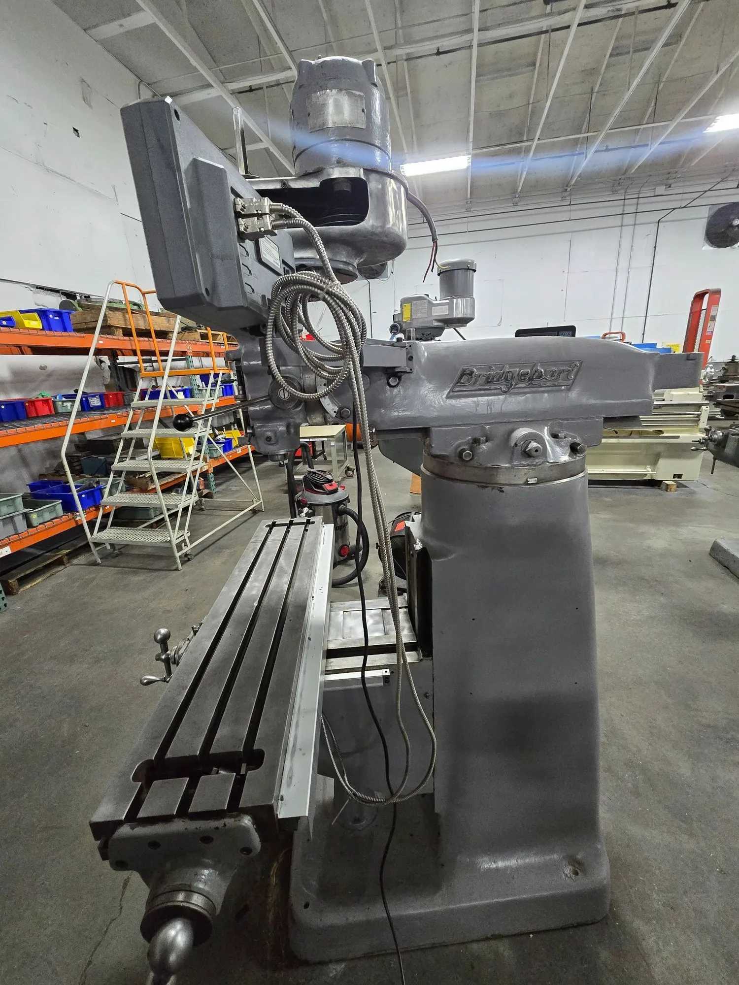 BRIDGEPORT SERIES 1 VERTICAL KNEE MILL, 1HP STEP PULLEY HEAD, 2 AXIS DRO, 9" X 42" TABLE - MILLING MACHINES
