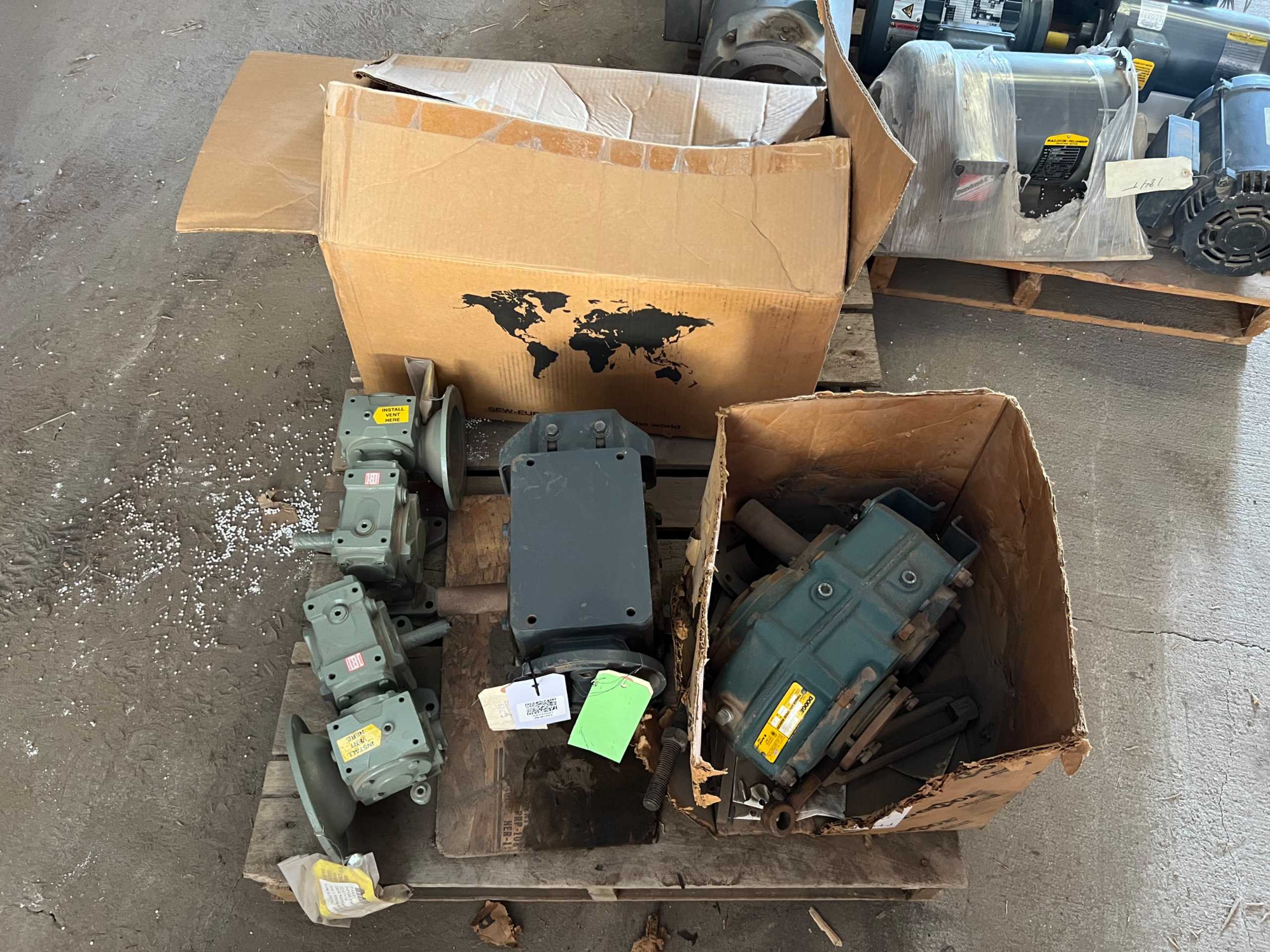 BULK QTY OF REDUCERS - GEAR REDUCERS
