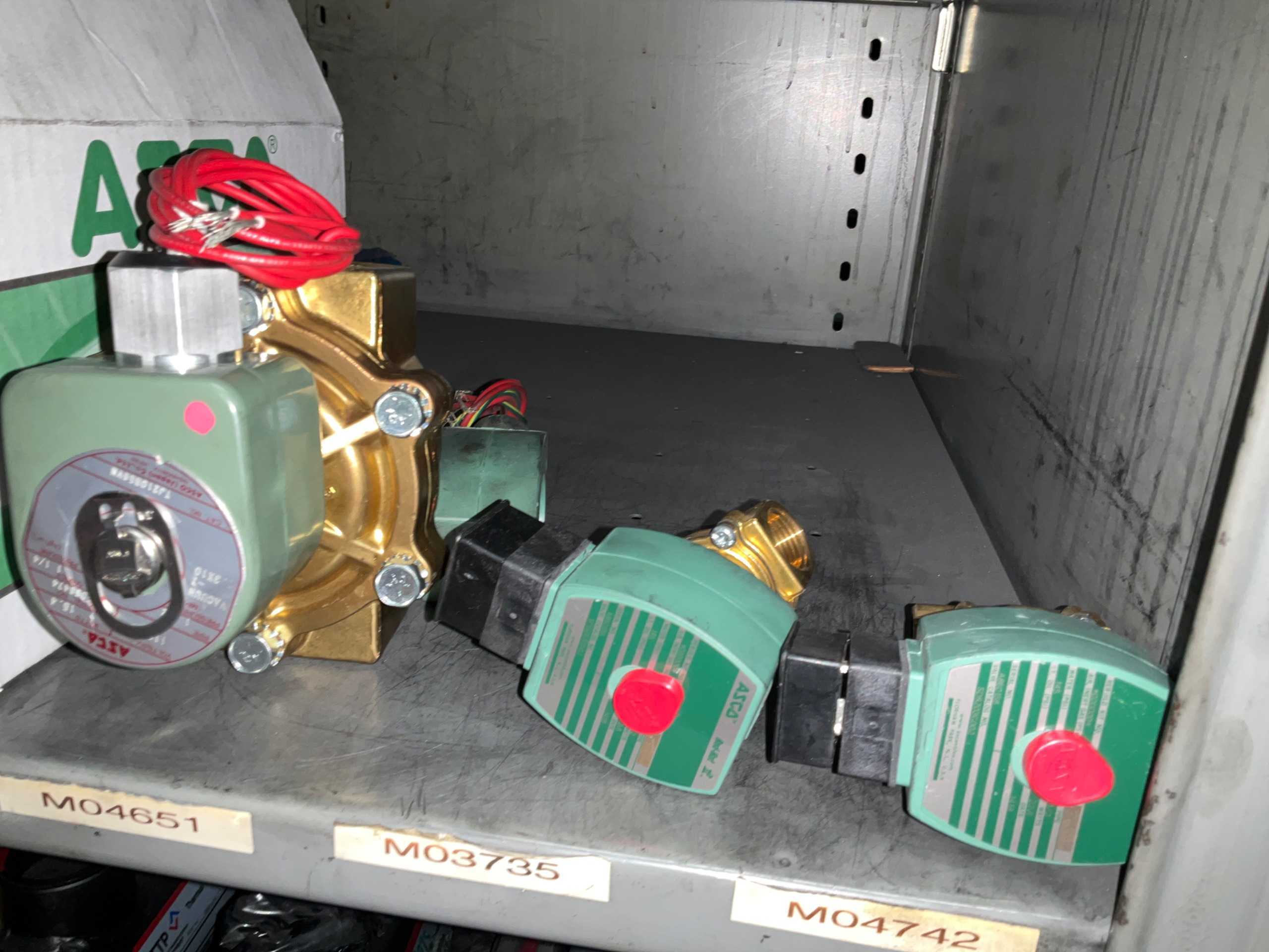 BULK QTY OF SOLENOID VALVES - SOLENOID VALVE
