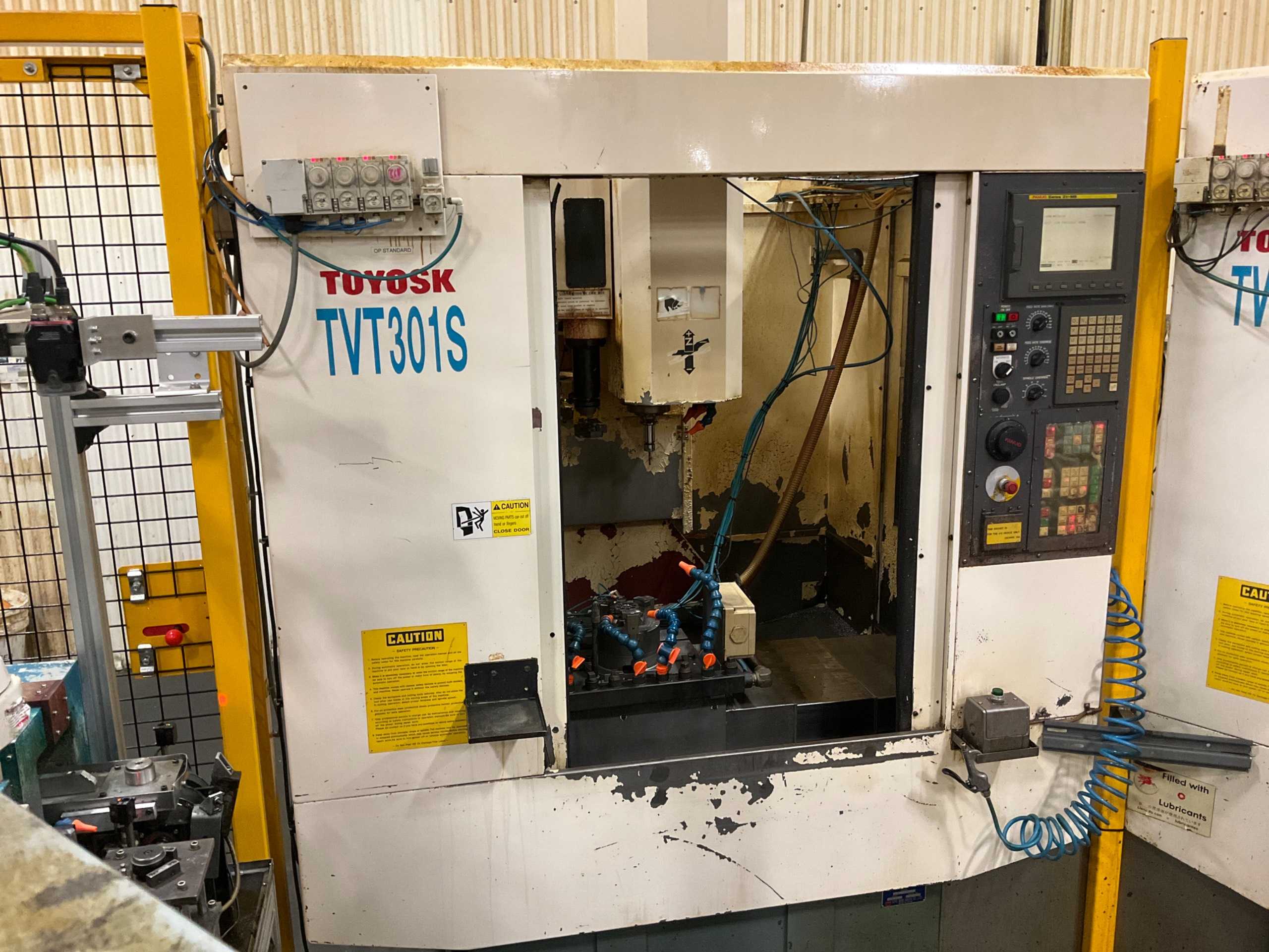 2005 TOYOSK TVT301S VERTICAL MACHINING CENTER - VERTICAL MACHINING CENTERS
