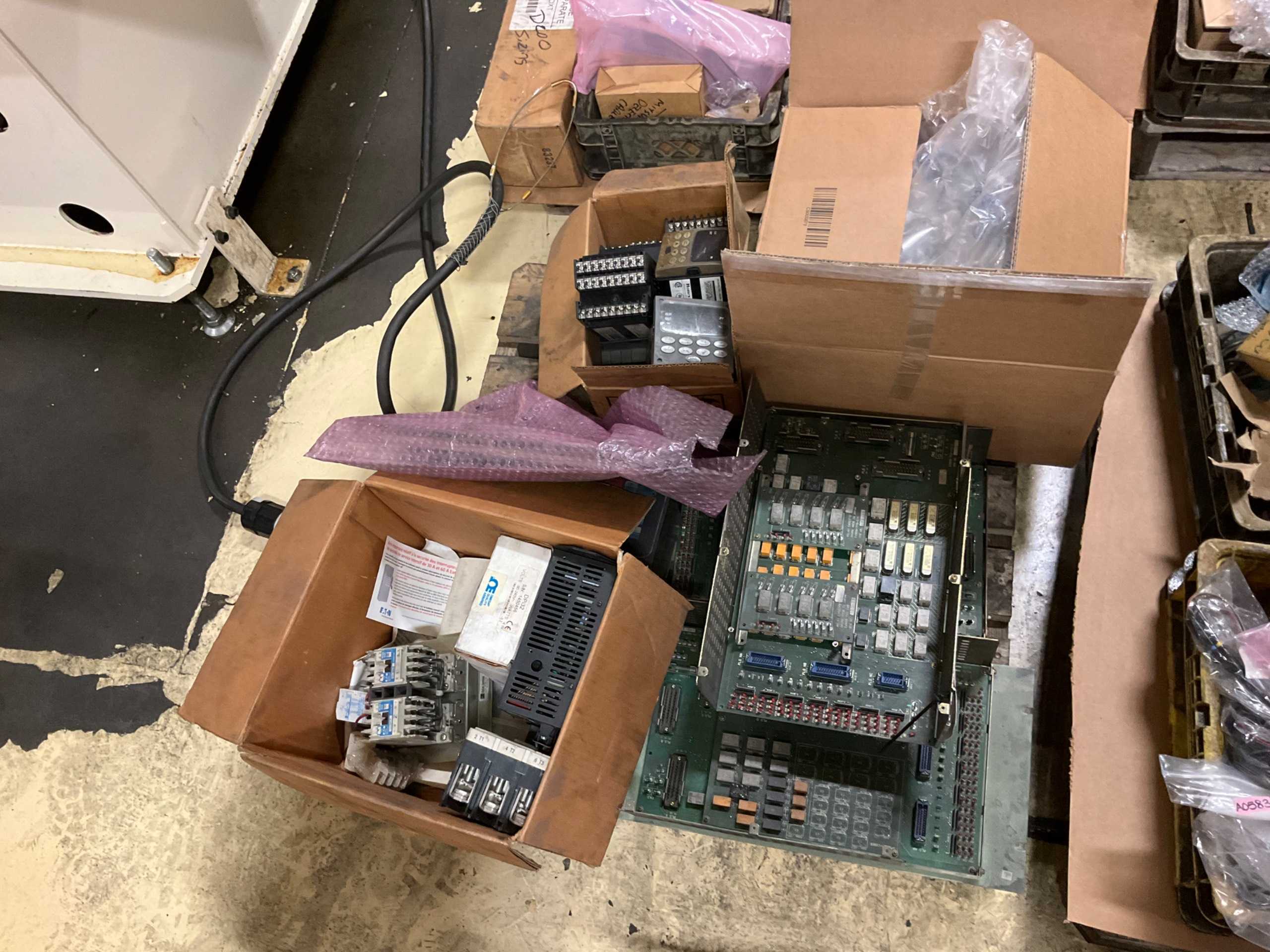 BULK QTY OF AUTOMATION & CONTROLS - AUTOMATION & CONTROLS
